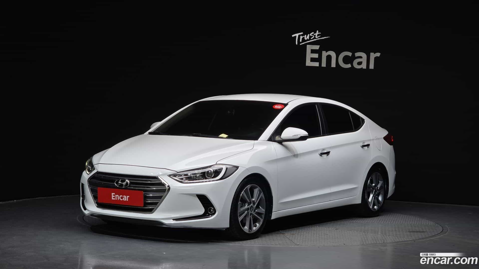 AVANTE Hyundai 2015.11-OUTER-001