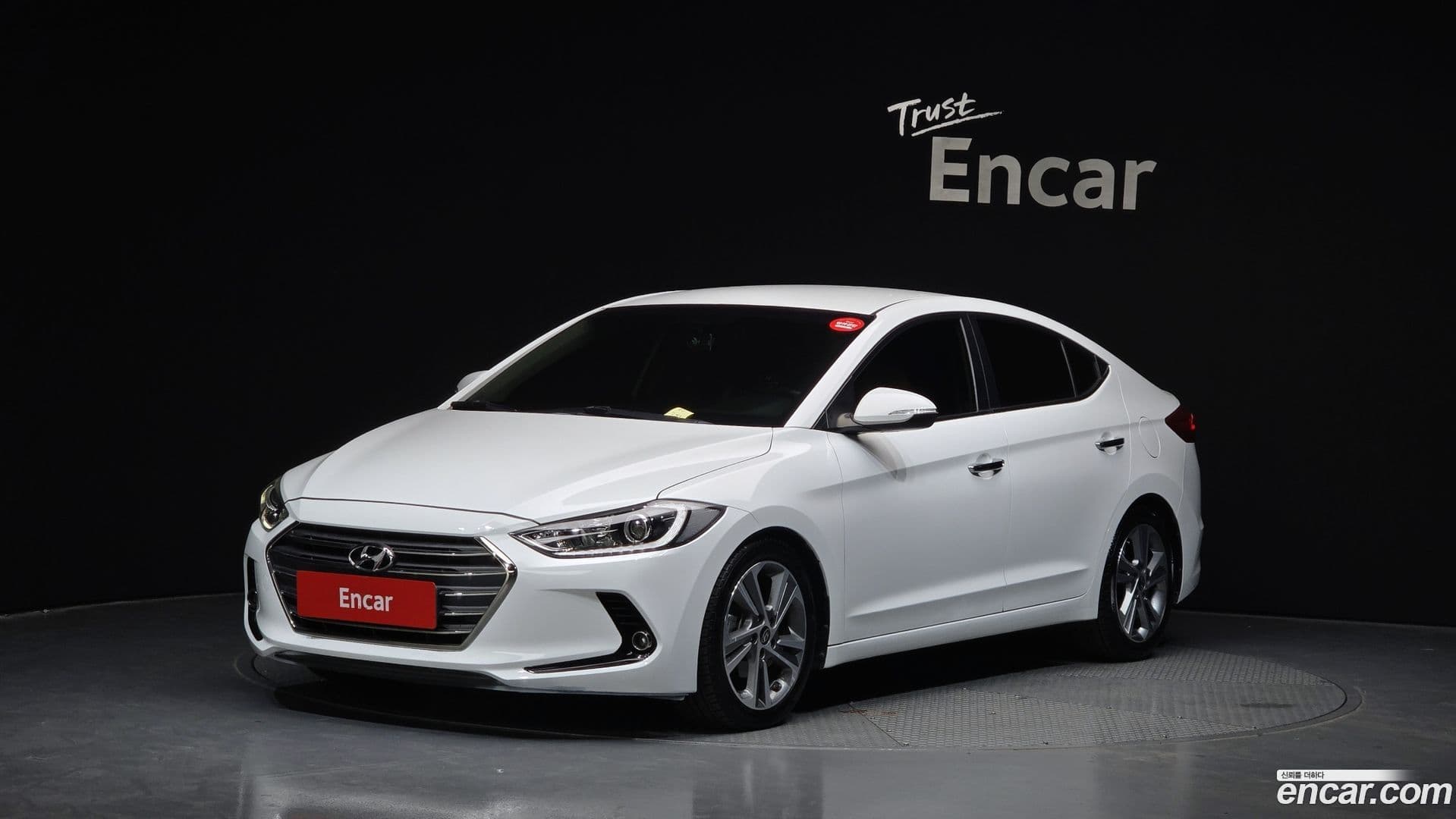 Main__Slider__Photo:AVANTE Hyundai 2015.11-0