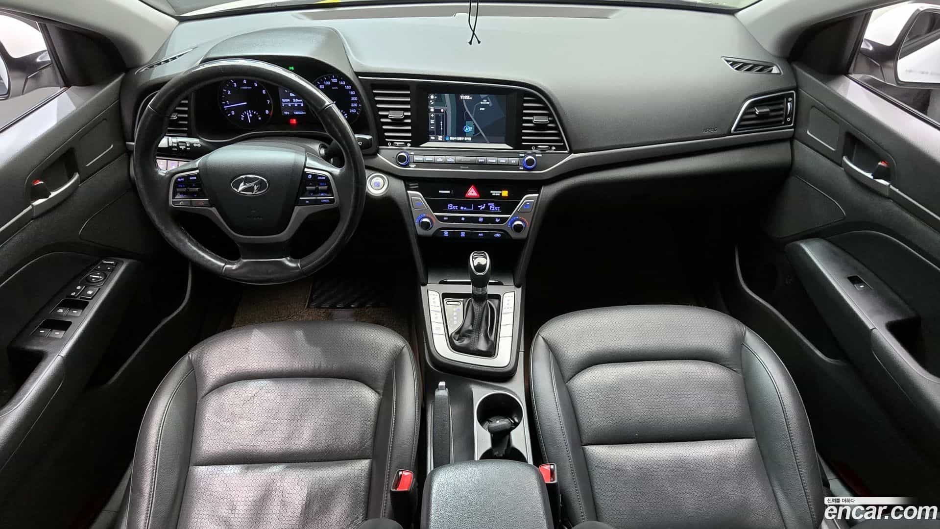 AVANTE Hyundai 2015.11-INNER-007
