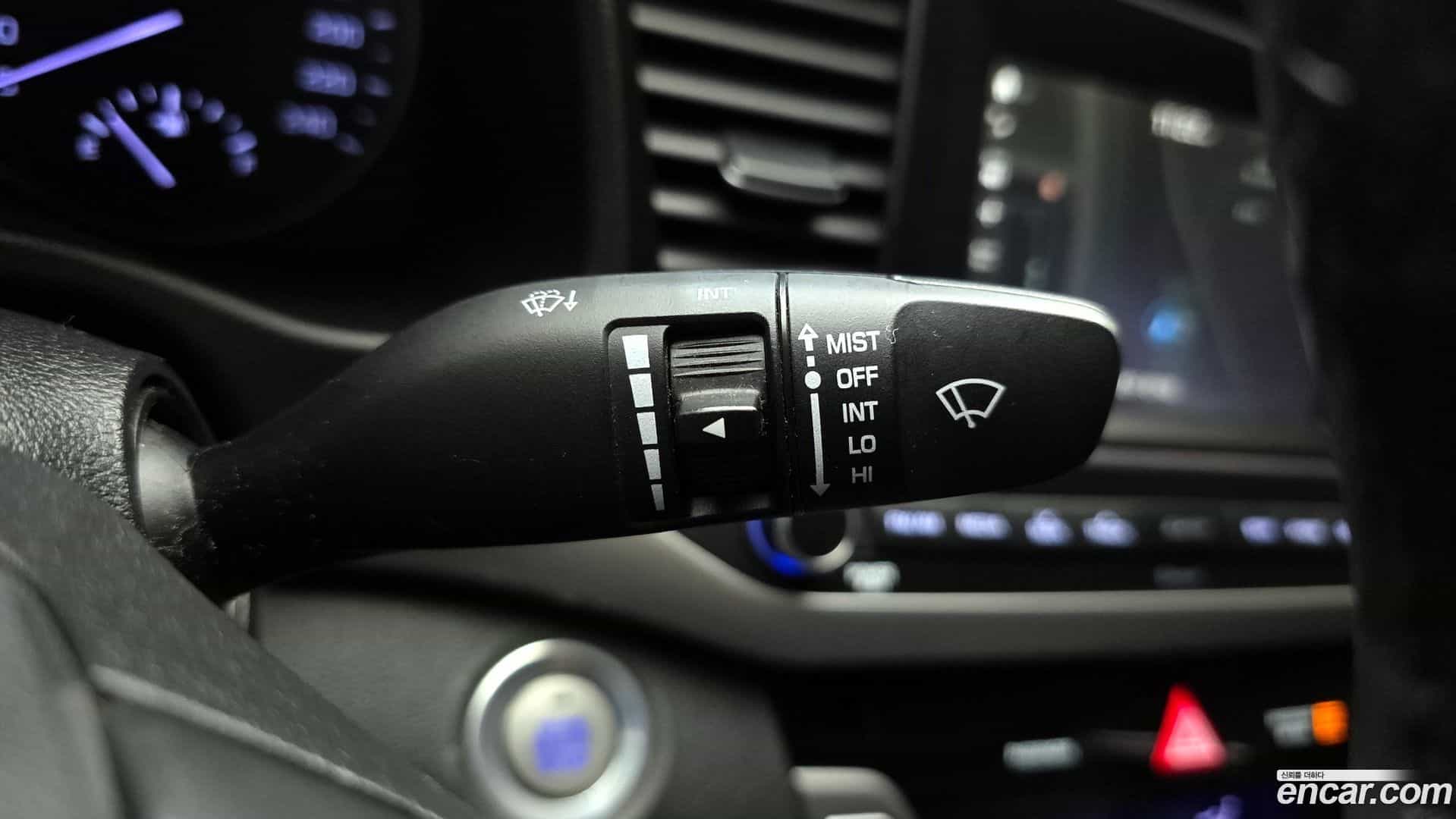 AVANTE Hyundai 2015.11-OPTION-020