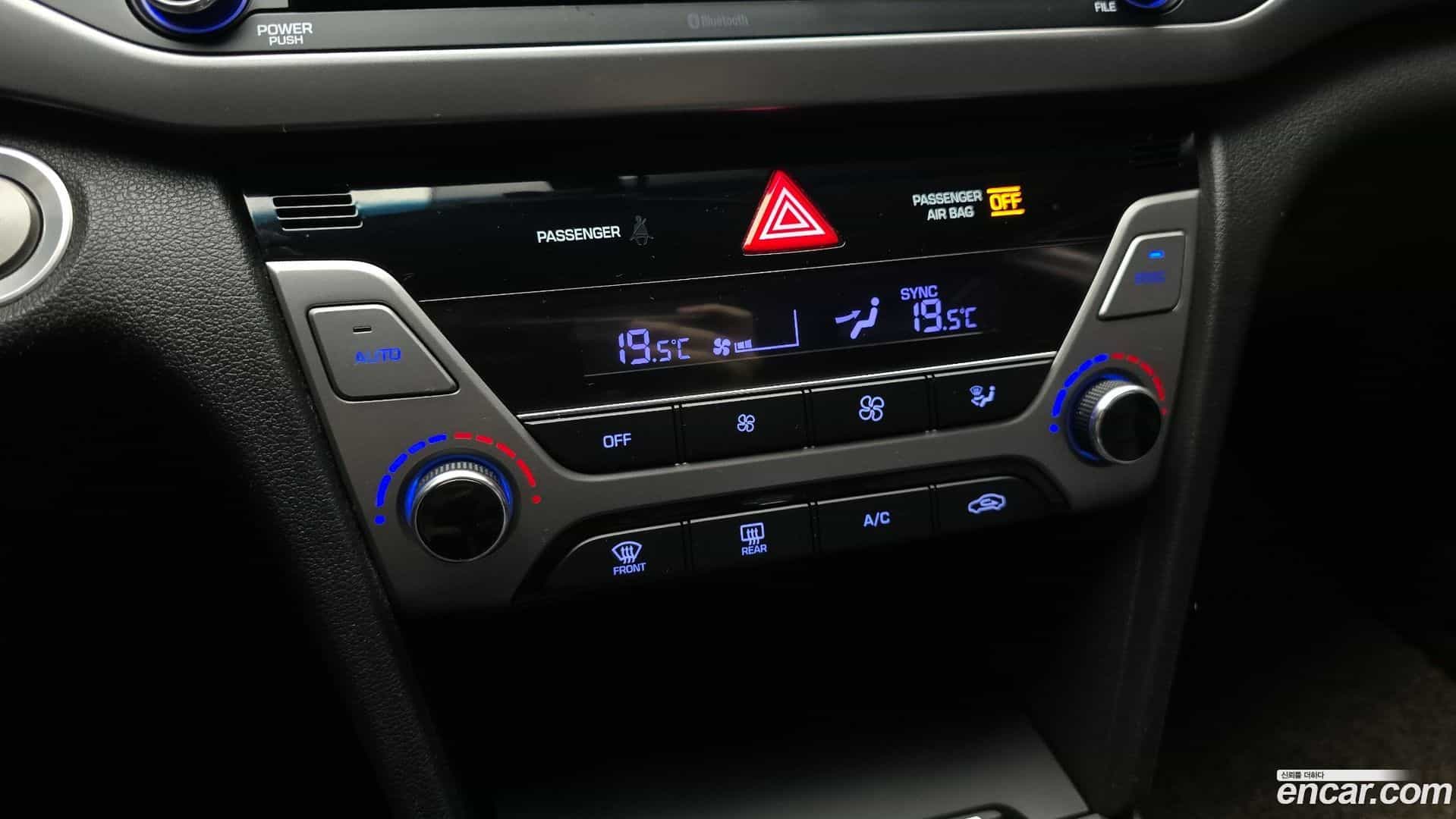 AVANTE Hyundai 2015.11-OPTION-022