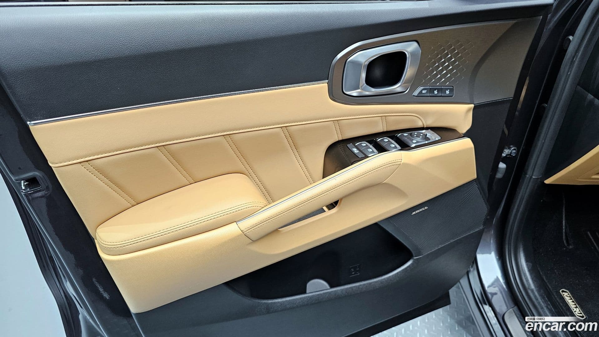 Main__Slider__Photo:Sorento Kia 2021.2-23