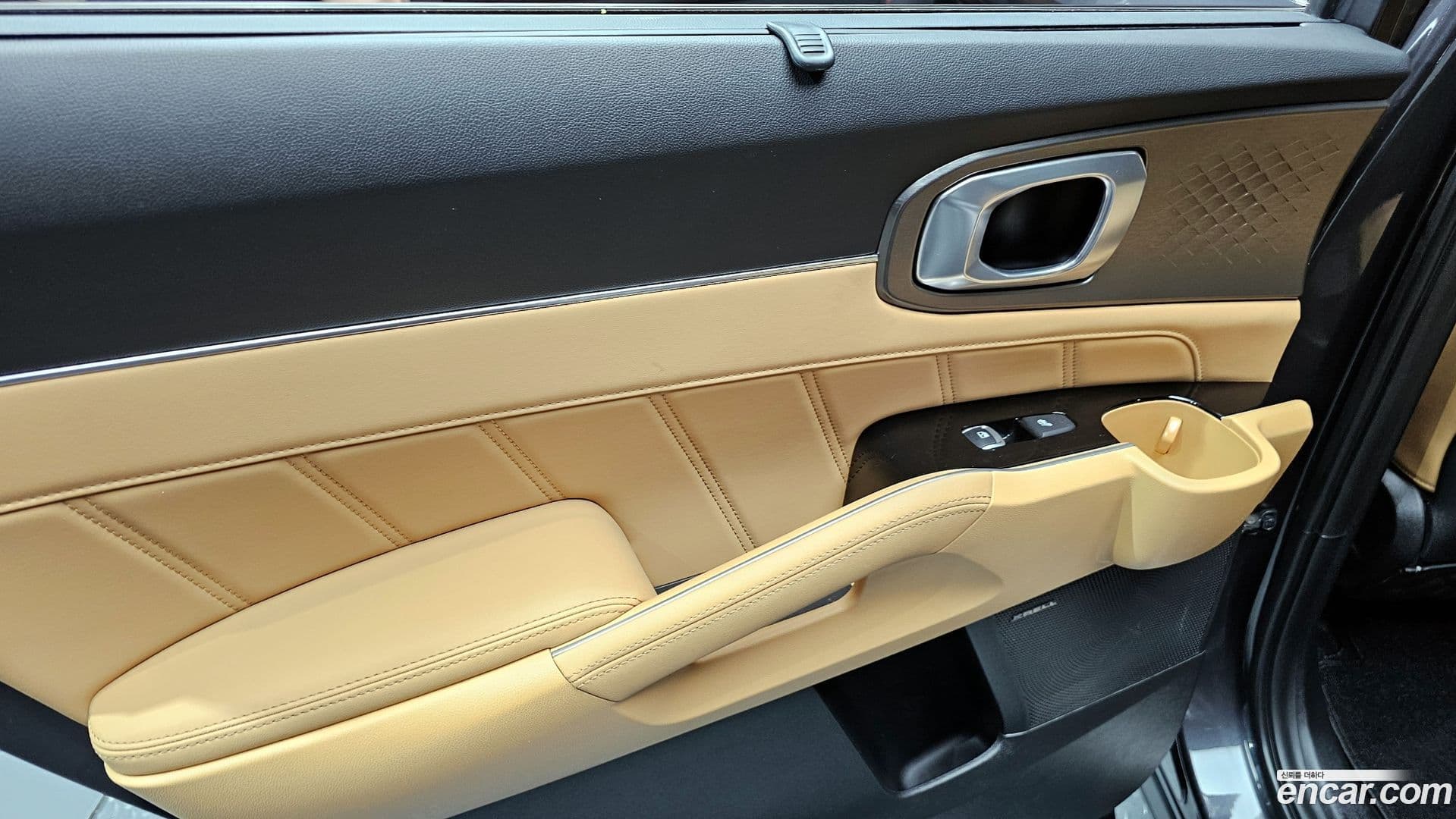 Main__Slider__Photo:Sorento Kia 2021.2-24