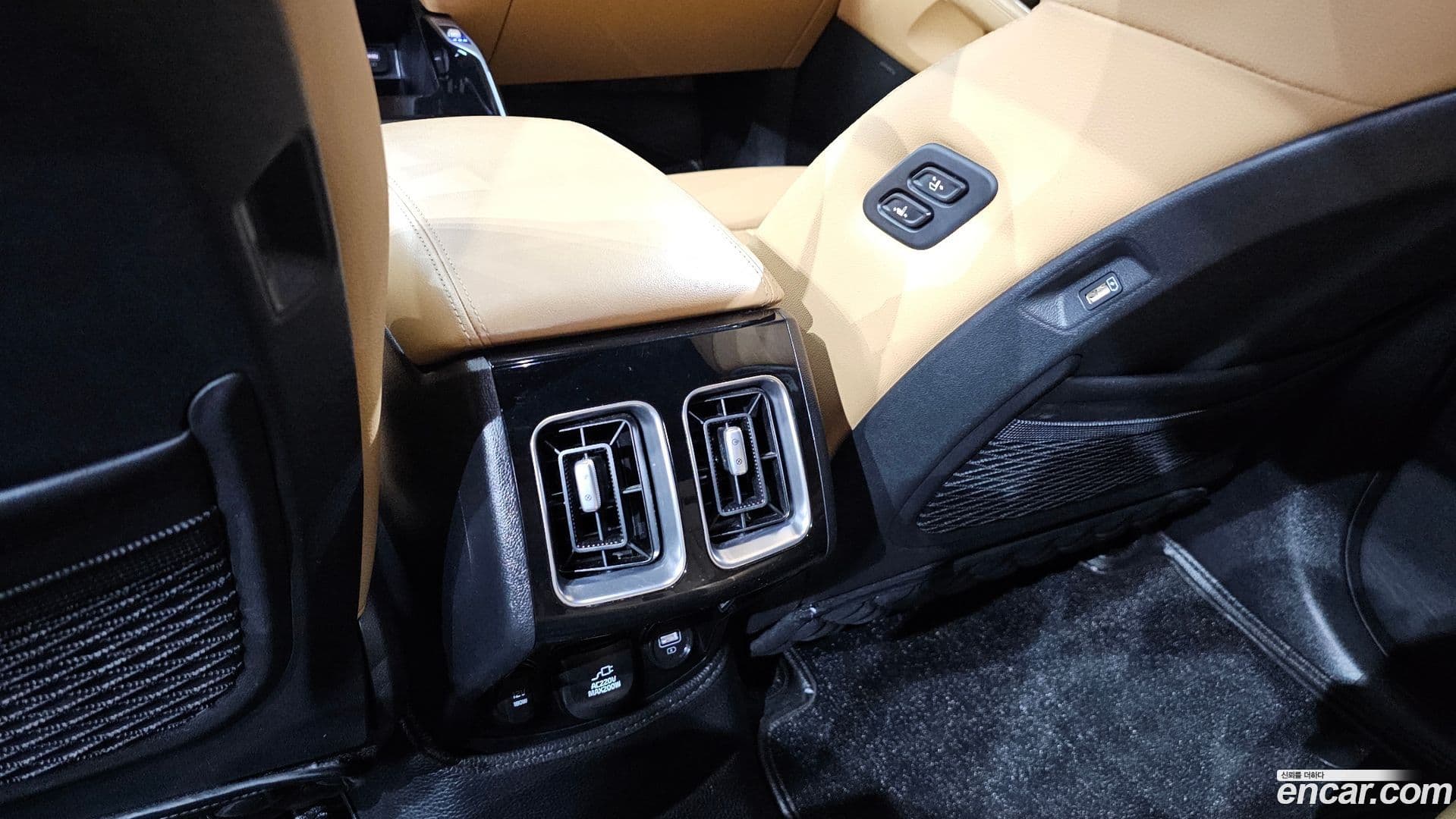 Main__Slider__Photo:Sorento Kia 2021.2-28