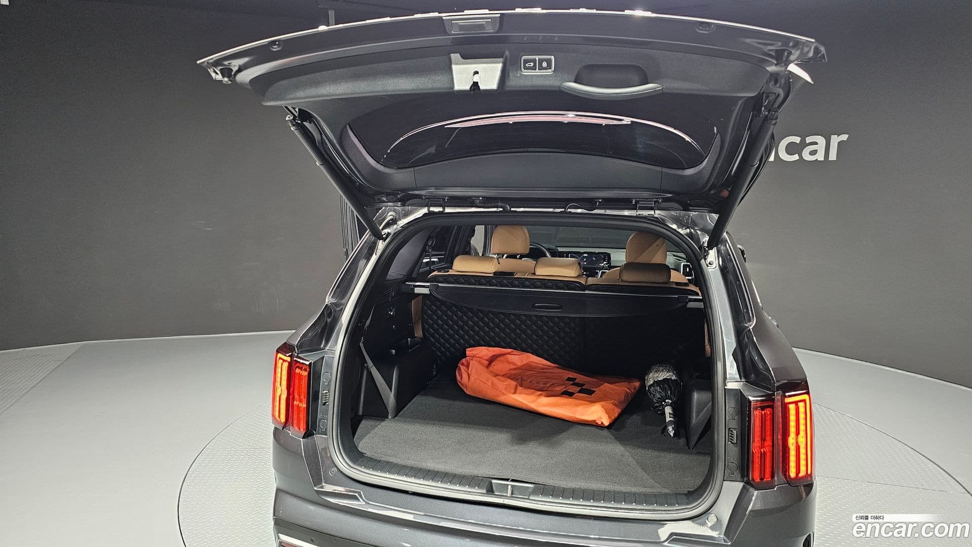 Main__Slider__Photo:Sorento Kia 2021.2-30