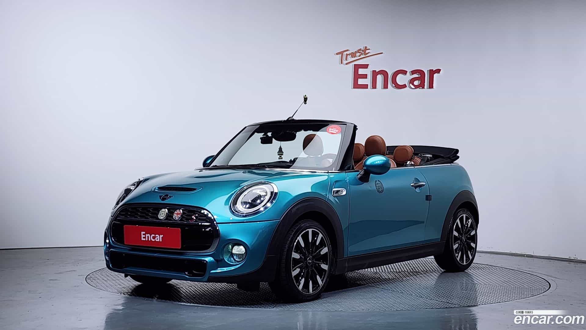 Cooper Convertible Mini 2018.8-OUTER-001