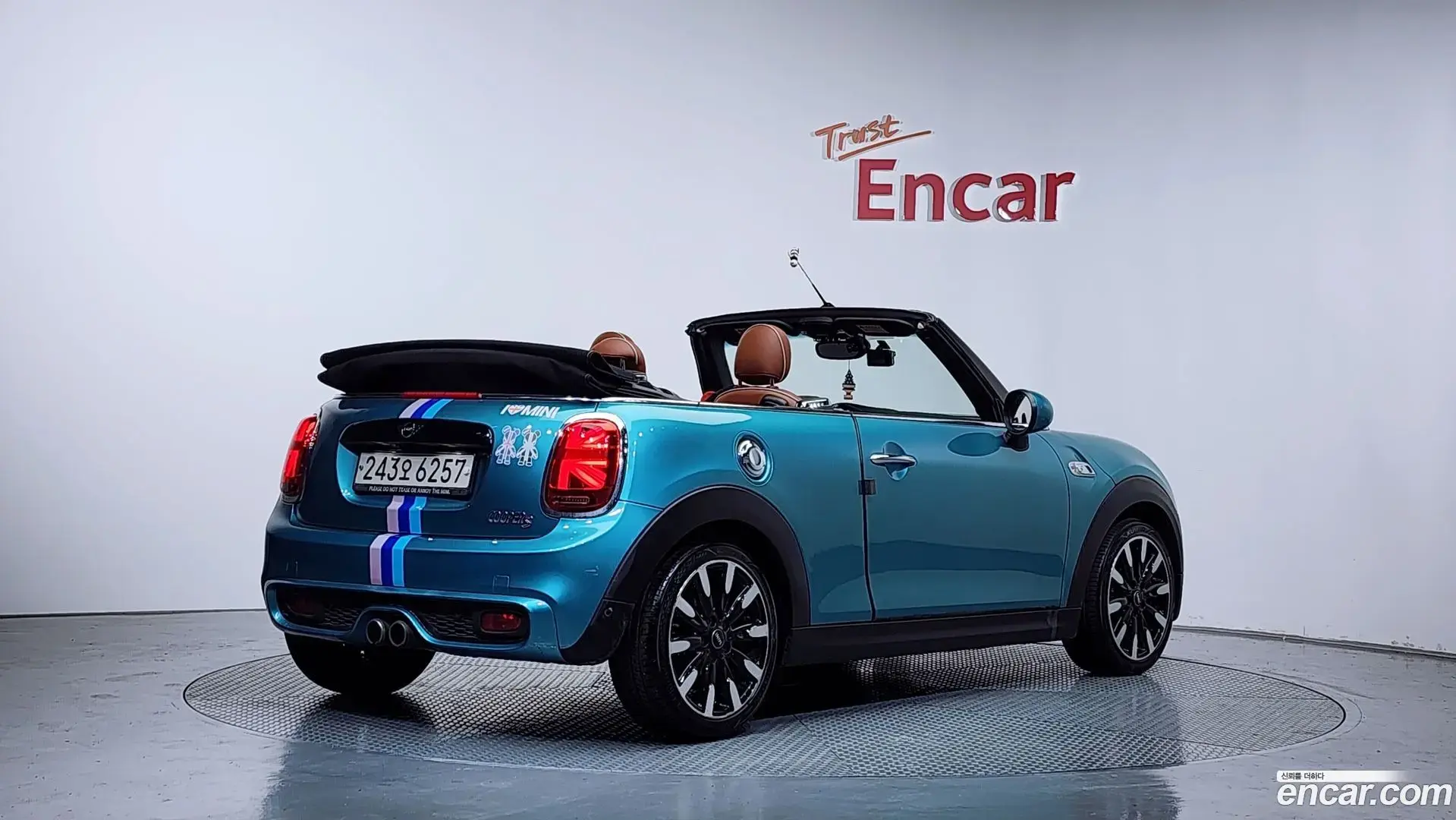 Main__Slider__Photo:Cooper Convertible Mini 2018.8-1