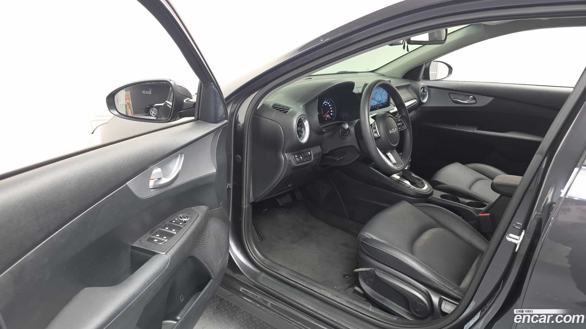 K3 Kia 2023.1-INNER-010