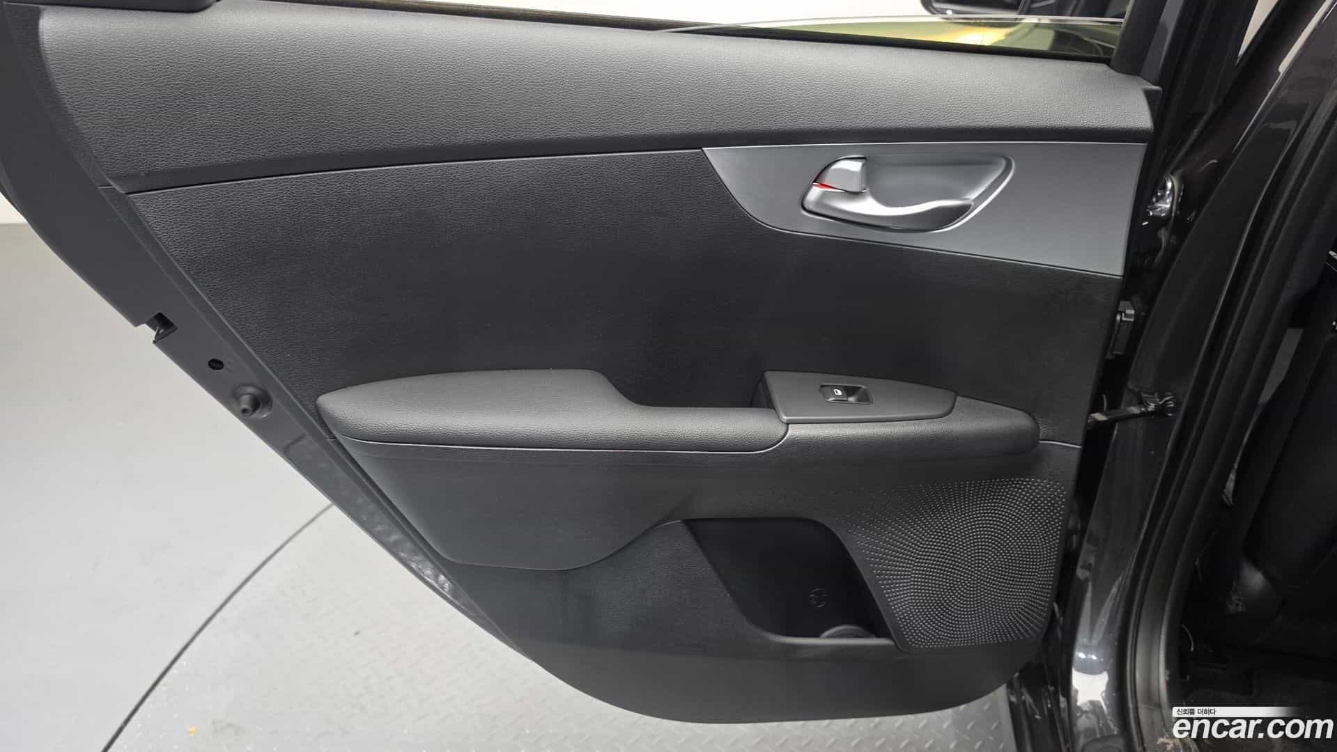 K3 Kia 2023.1-INNER-035