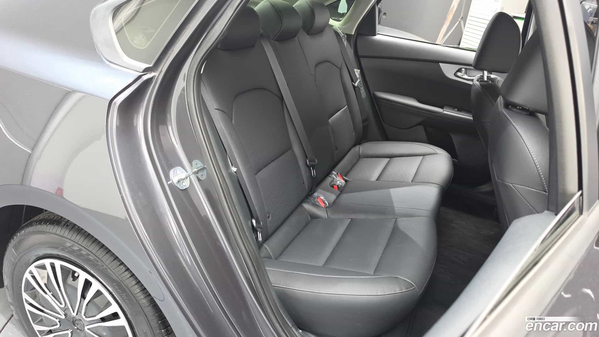 K3 Kia 2023.1-INNER-036