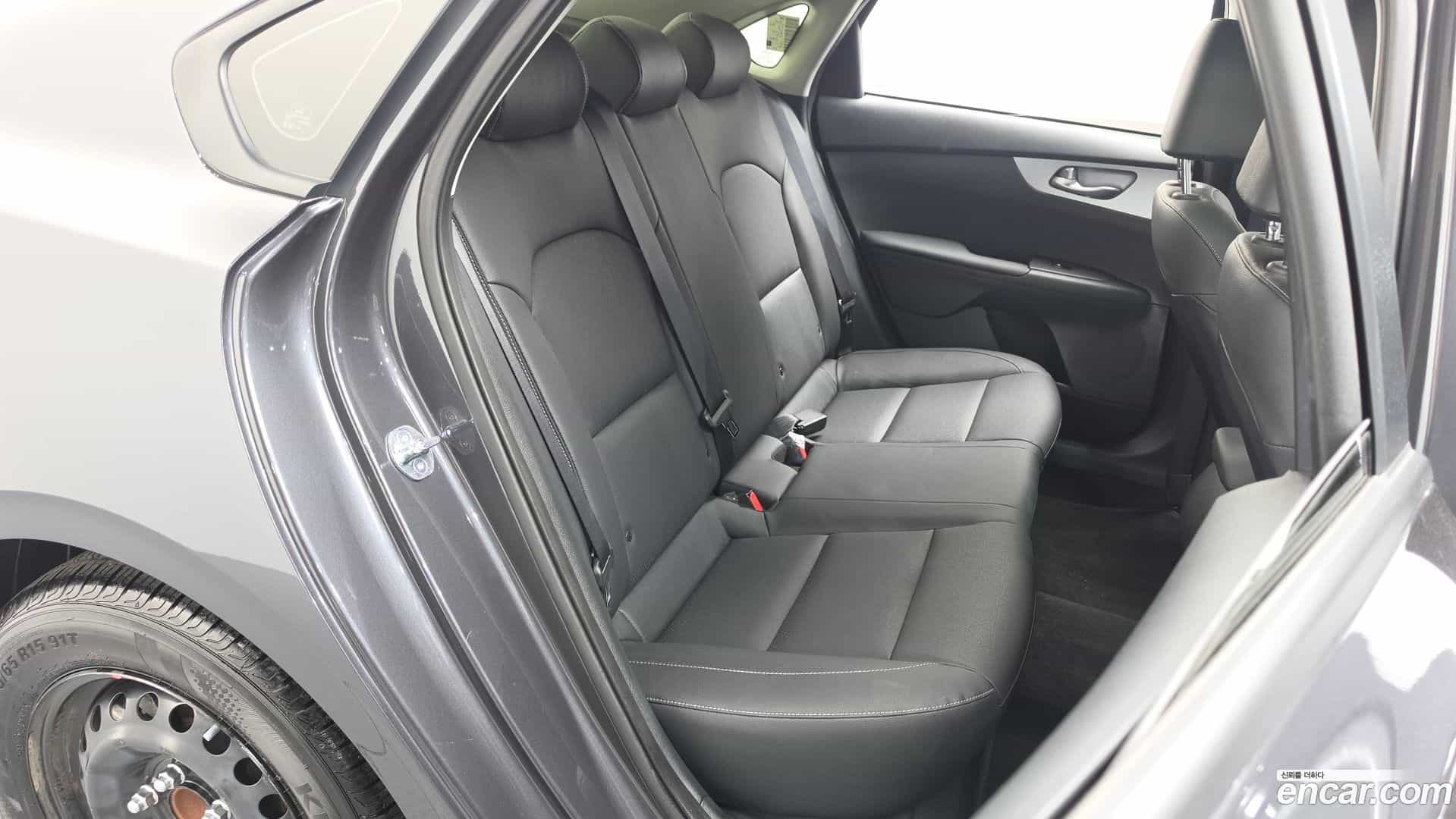 K3 Kia 2023.1-INNER-036