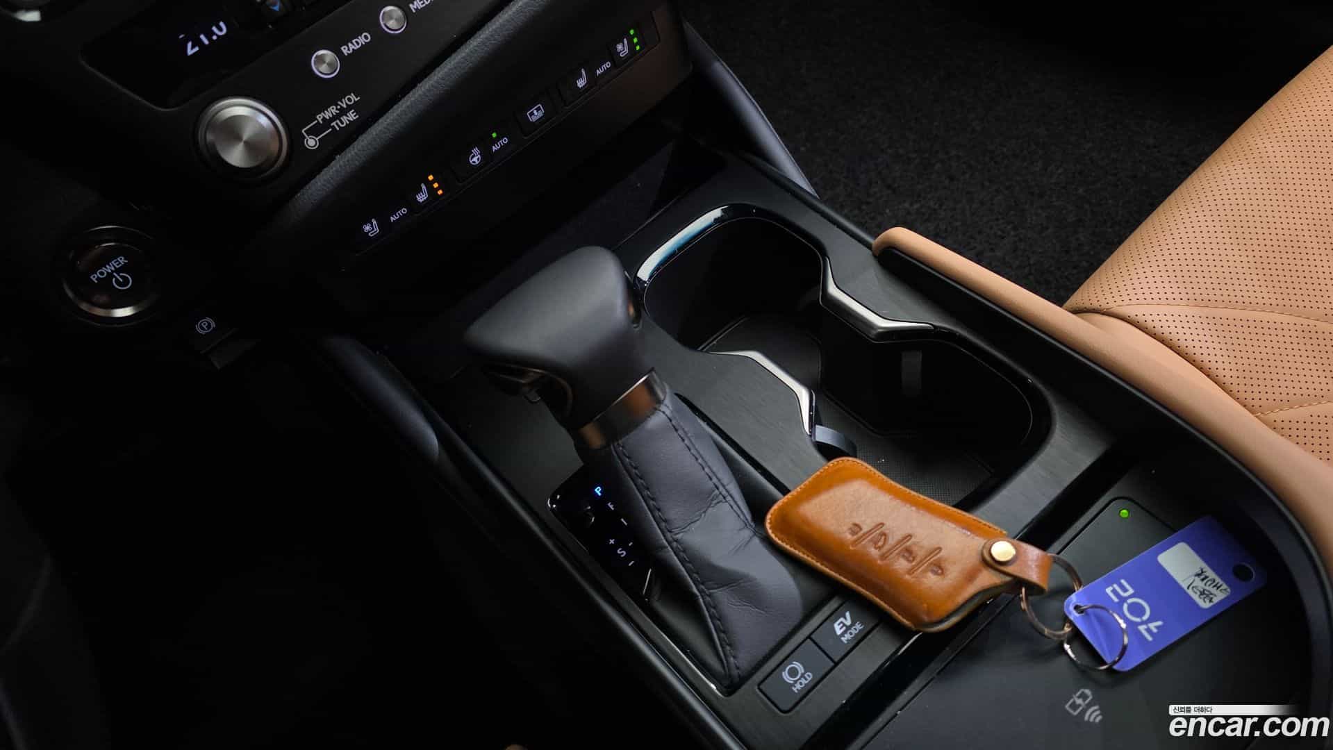 ES Lexus 2025.1-INNER-009