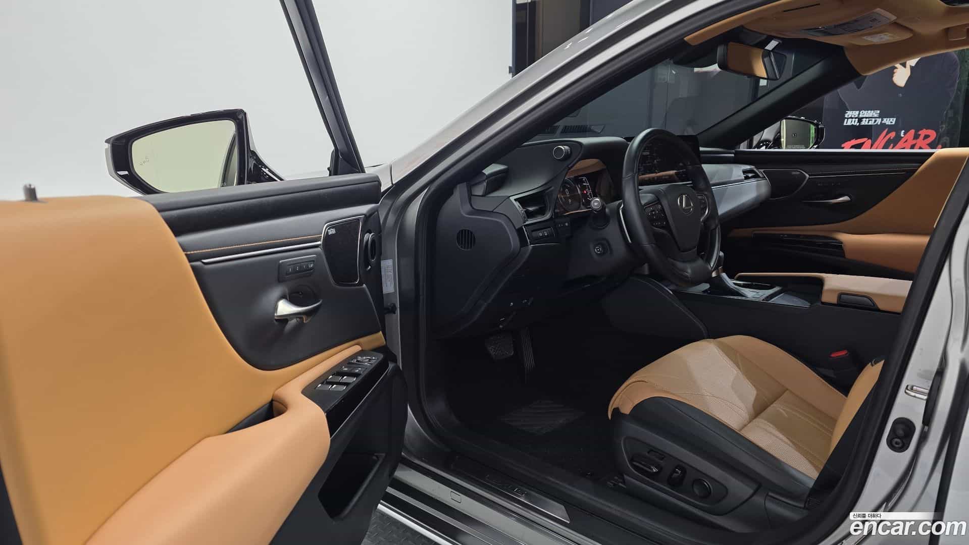 ES Lexus 2025.1-INNER-010