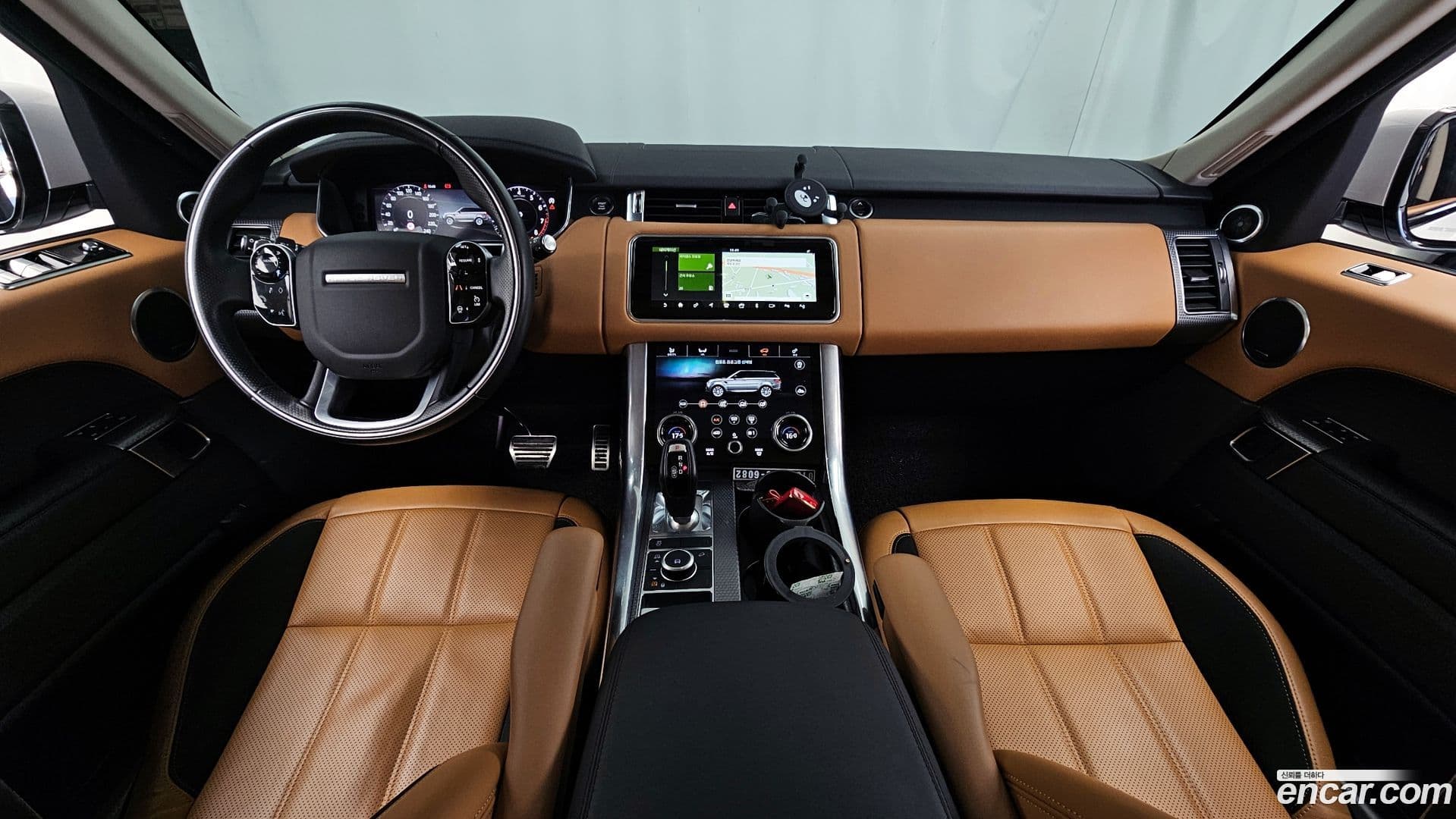 Main__Slider__Photo:Range Rover Sport Land Rover 2022.10-6
