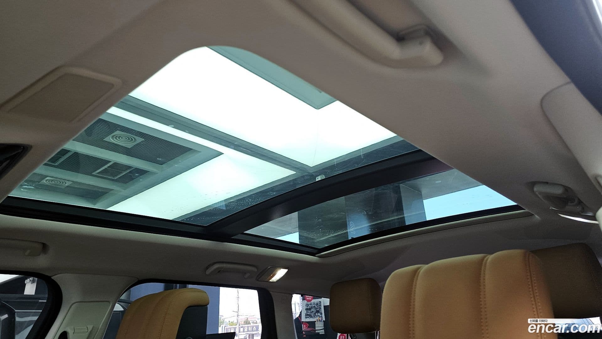 Main__Slider__Photo:Range Rover Sport Land Rover 2022.10-17