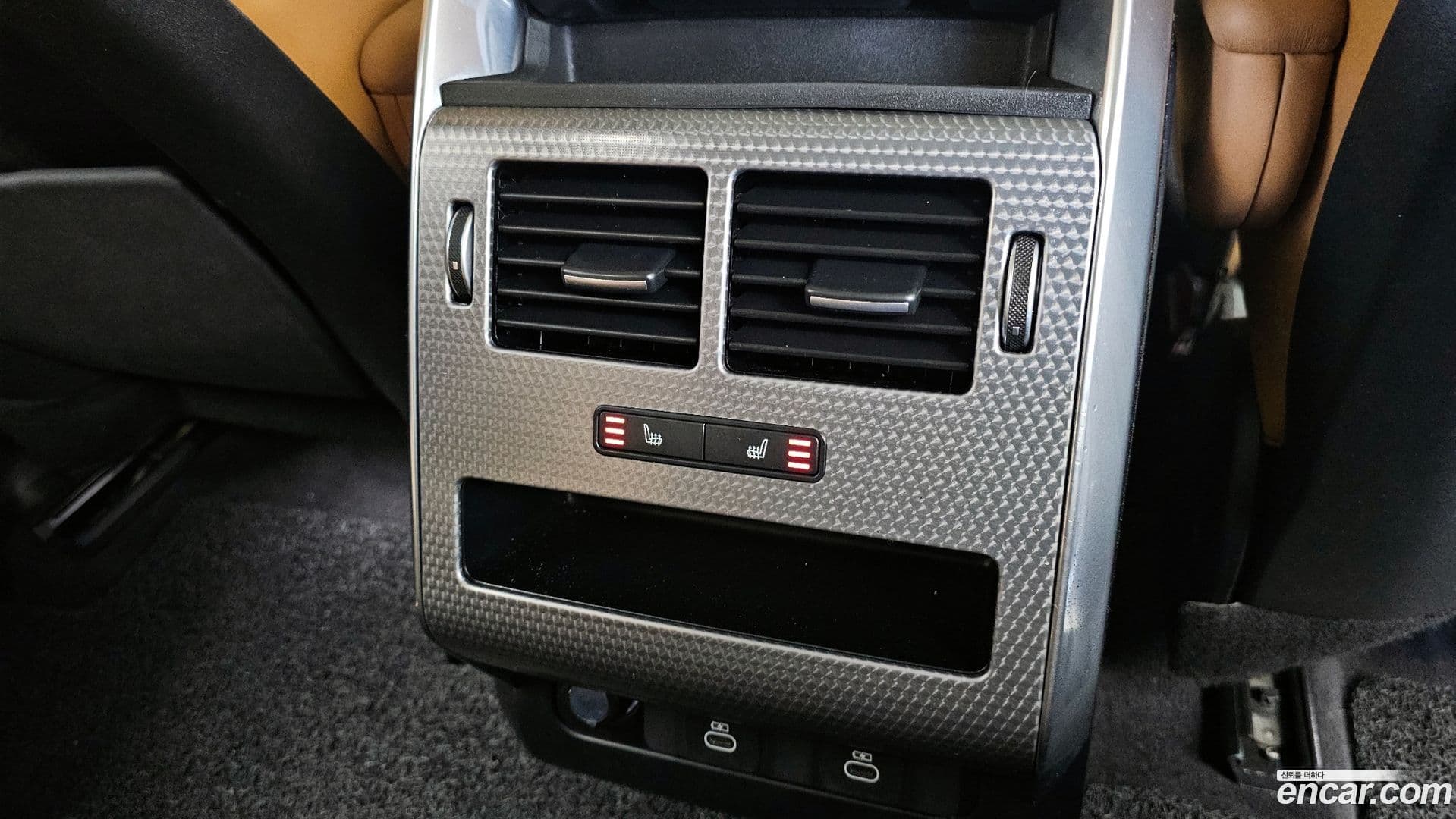 Main__Slider__Photo:Range Rover Sport Land Rover 2022.10-18