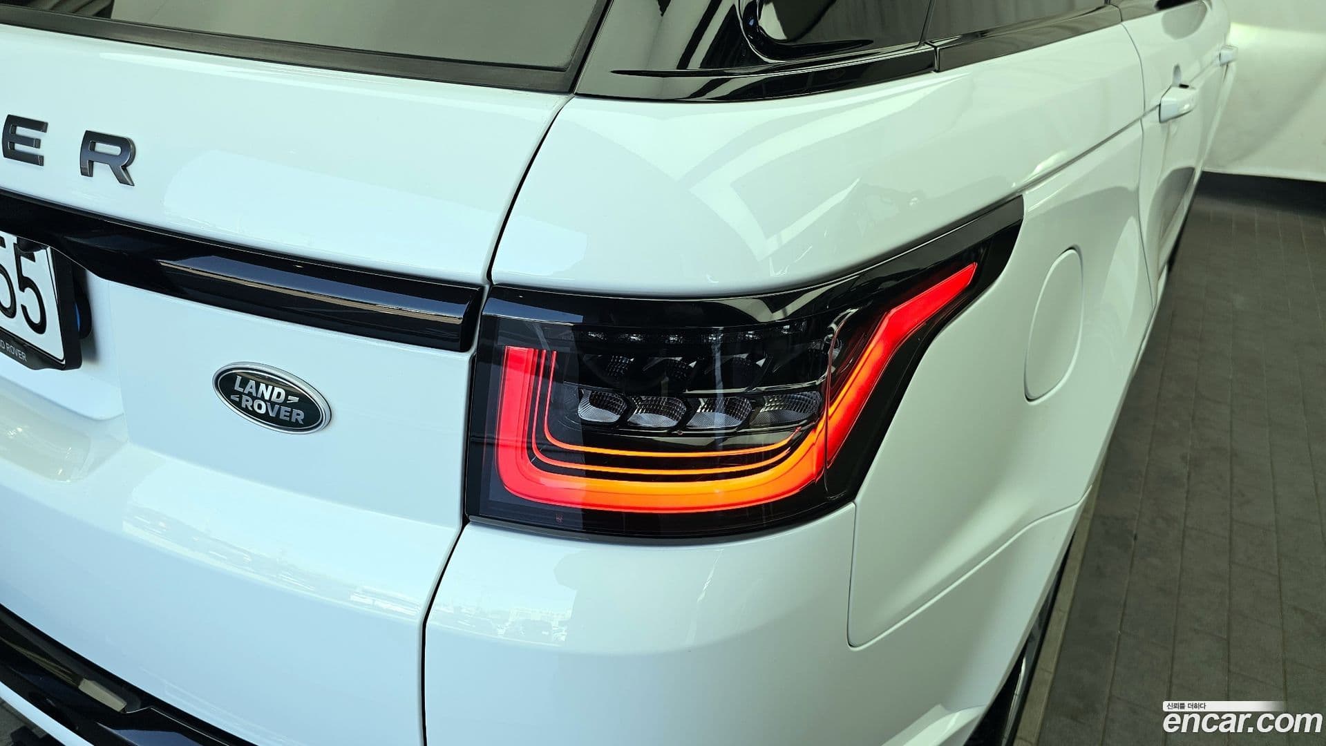 Main__Slider__Photo:Range Rover Sport Land Rover 2022.10-22
