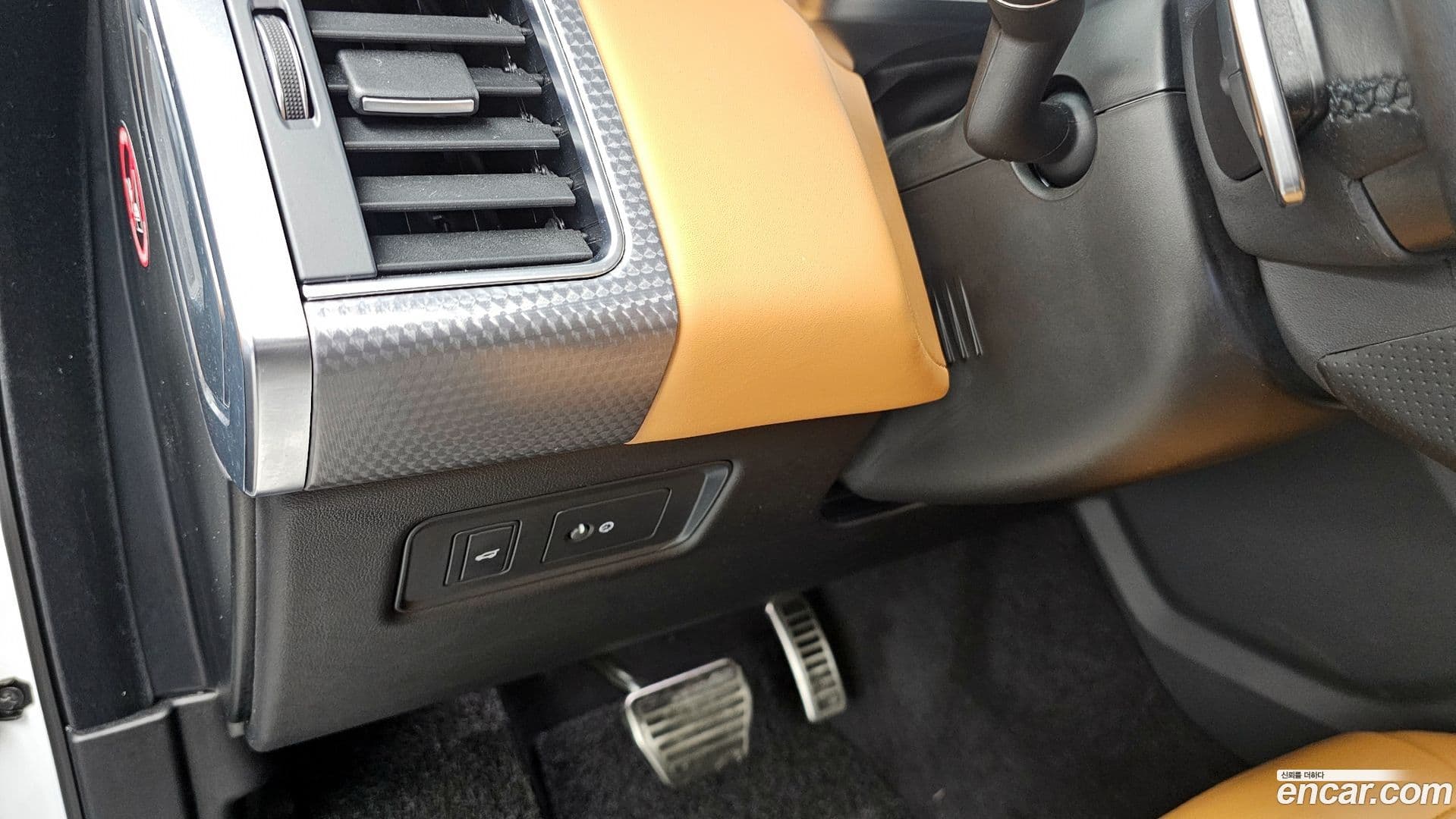 Main__Slider__Photo:Range Rover Sport Land Rover 2022.10-27