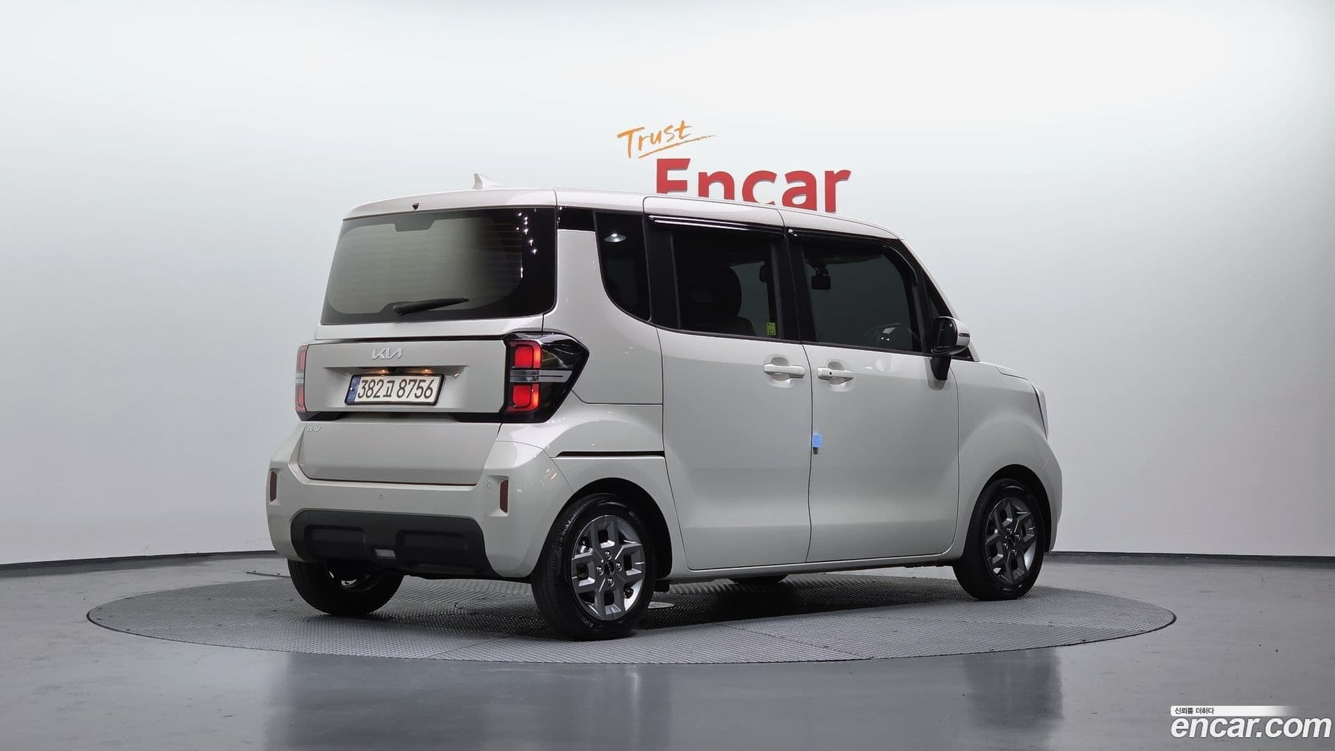 Main__Slider__Photo:RAY Kia 2024.2-1