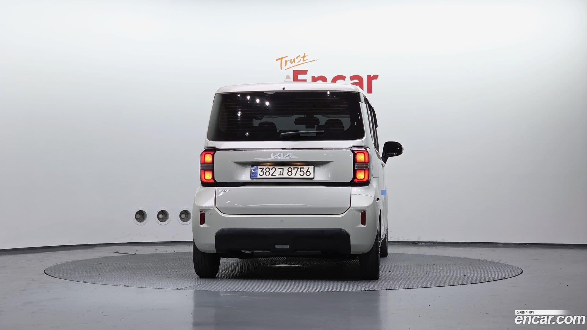 Main__Slider__Photo:RAY Kia 2024.2-3