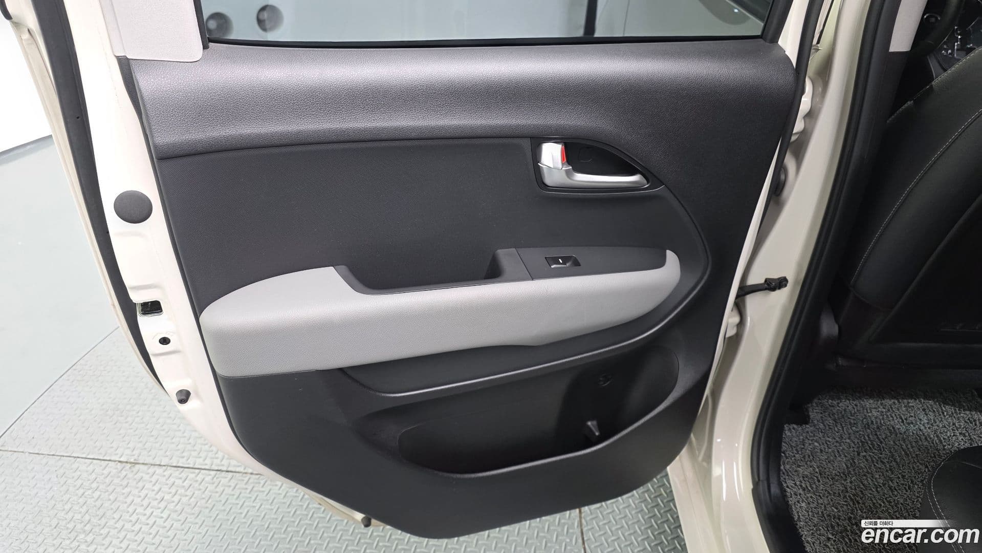 Main__Slider__Photo:RAY Kia 2024.2-24
