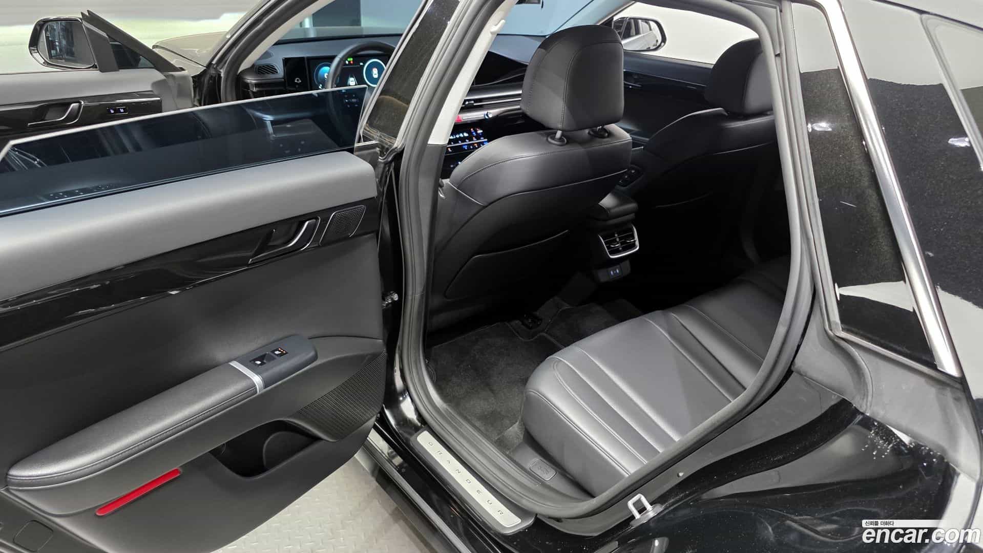 Grandeur Hyundai 2023.3-OPTION-015