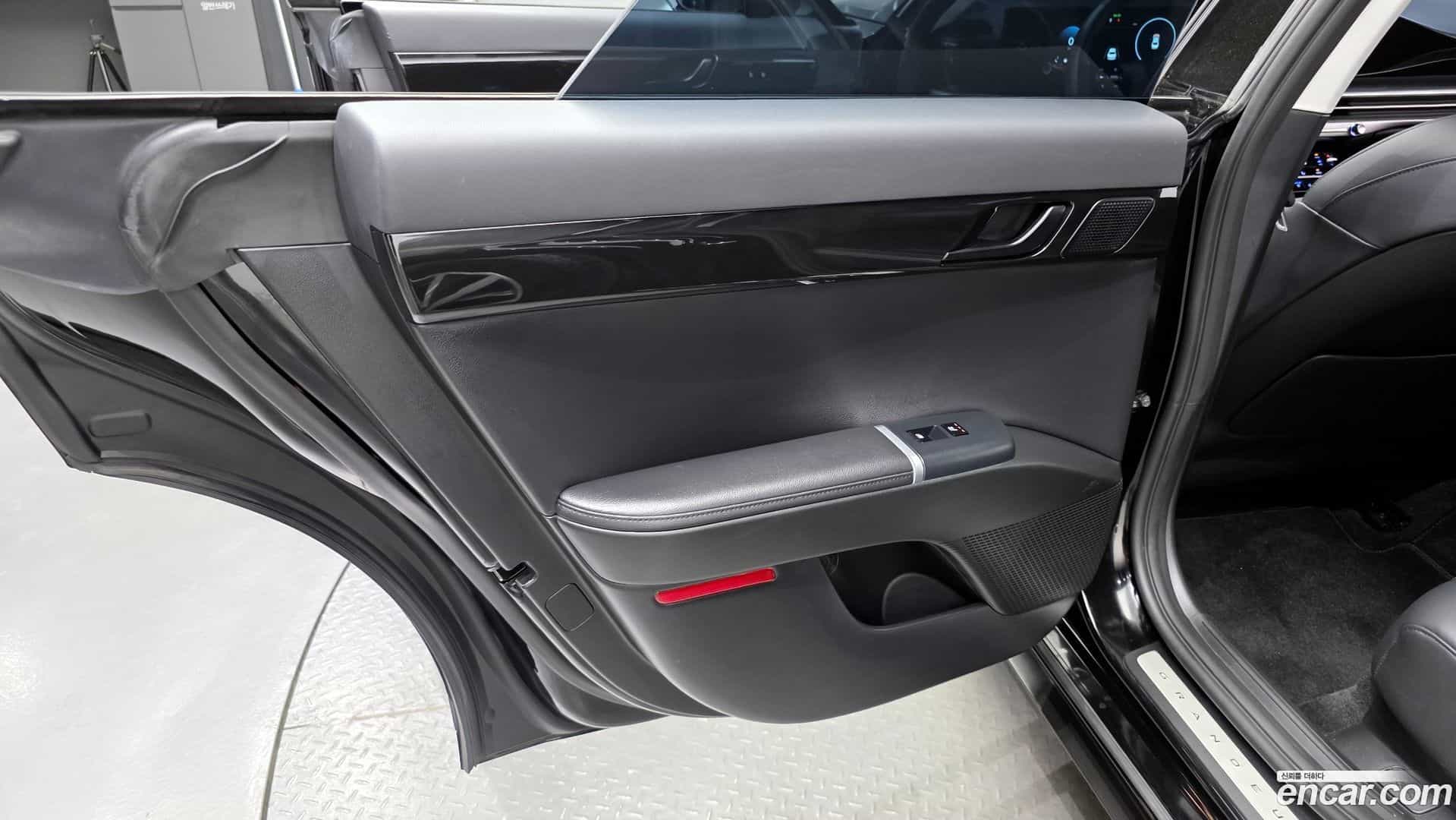 Grandeur Hyundai 2023.3-INNER-035