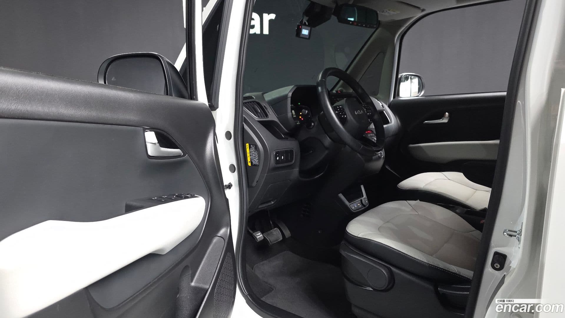 Main__Slider__Photo:RAY Kia 2023.3-9