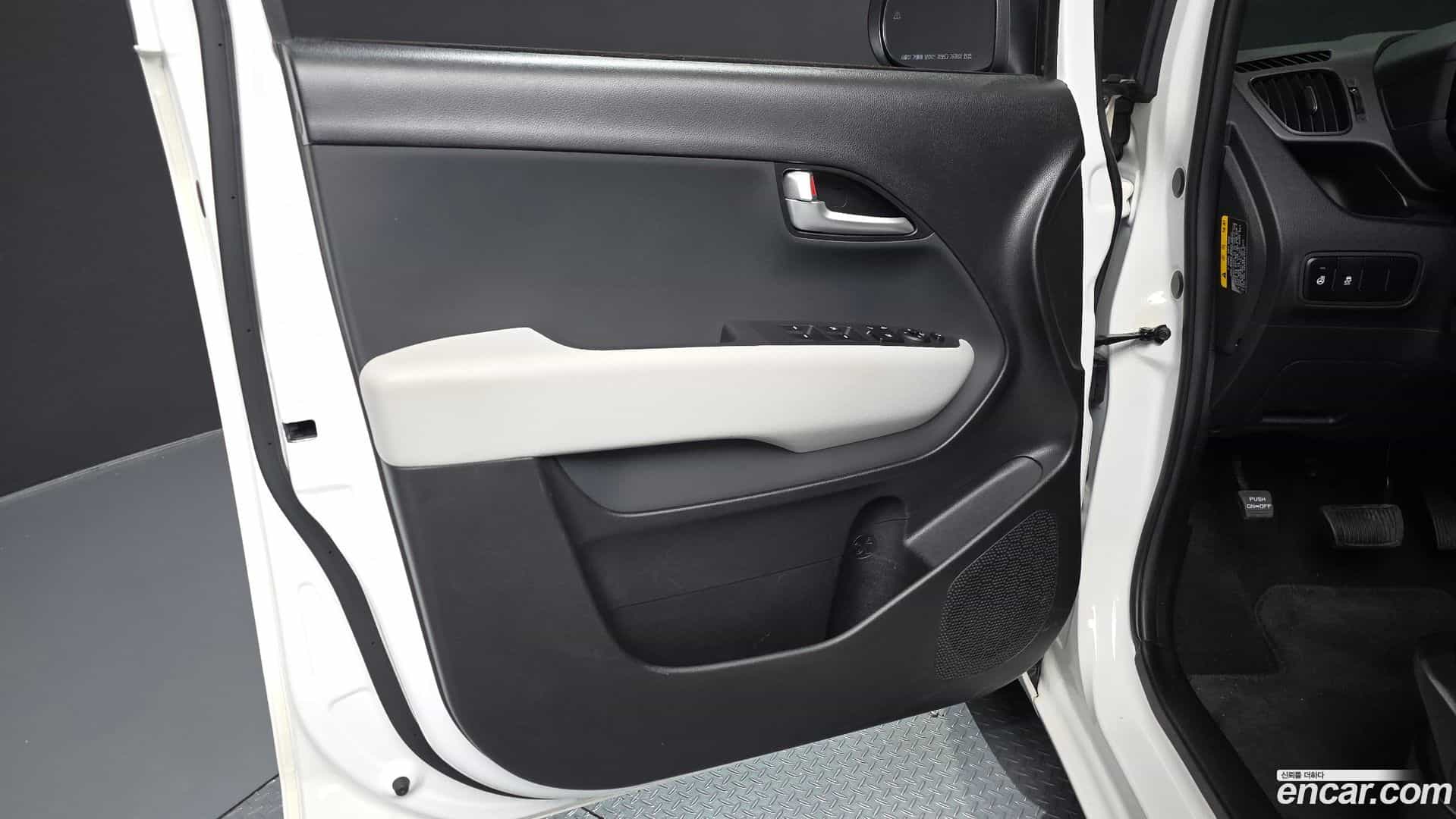 RAY Kia 2023.3-INNER-034