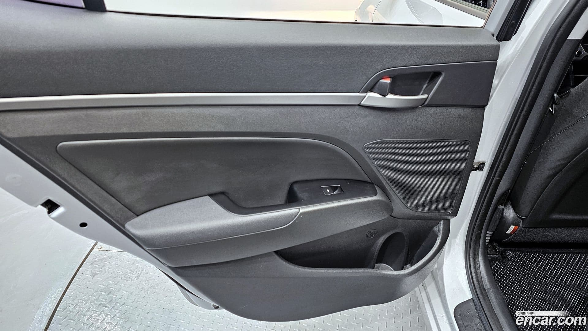 Main__Slider__Photo:AVANTE Hyundai 2017.10-24