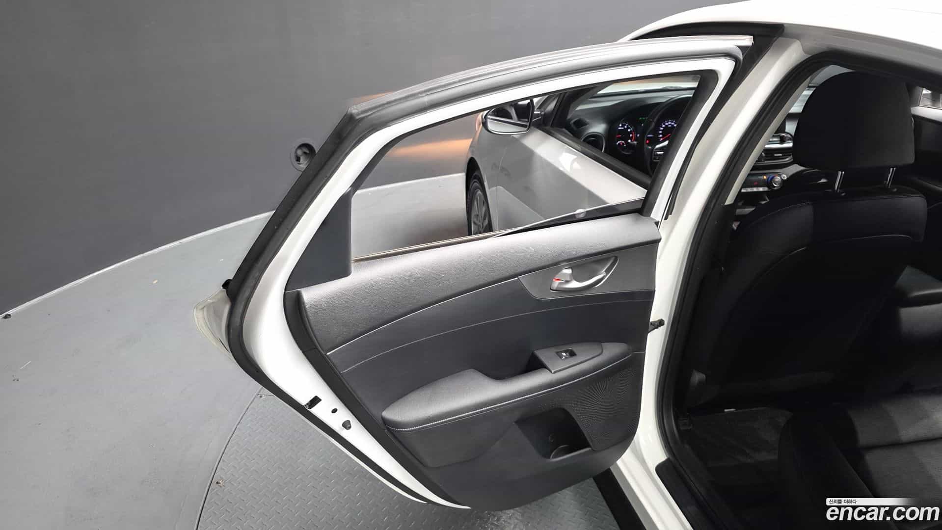 K3 Kia 2021.2-INNER-035