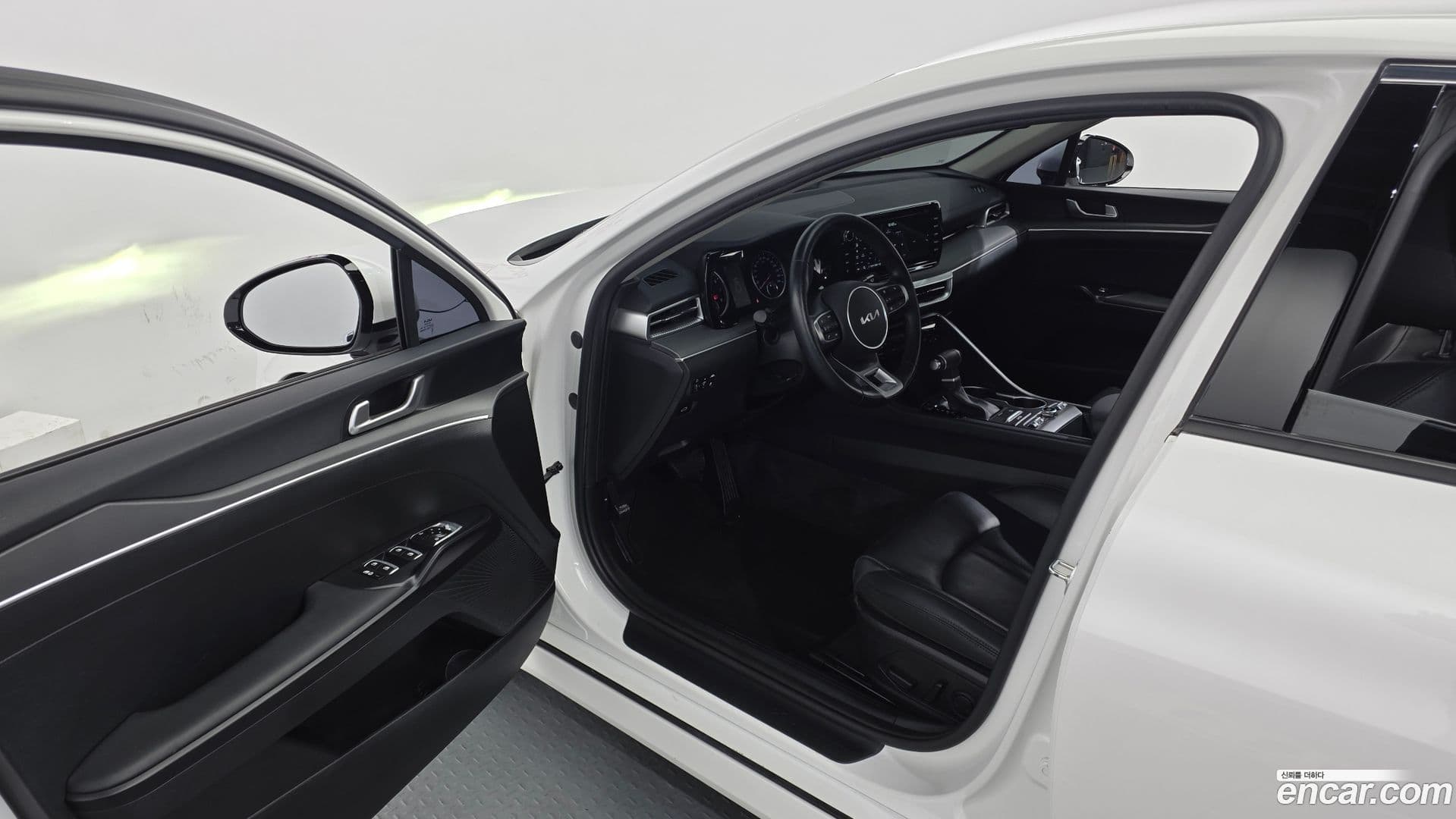 Main__Slider__Photo:K5 Kia 2023.2-9