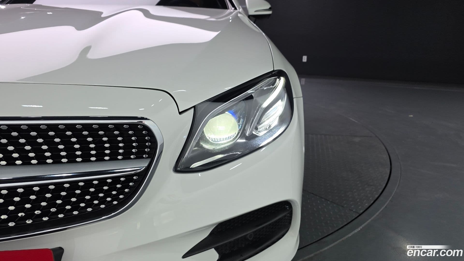 Main__Slider__Photo:E-Class Mercedes-Benz 2019.0-21