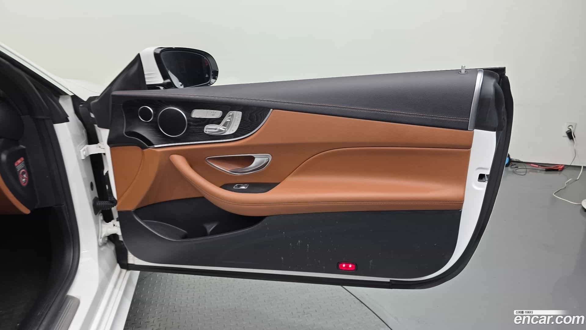 E-Class Mercedes-Benz 2019.0-INNER-035