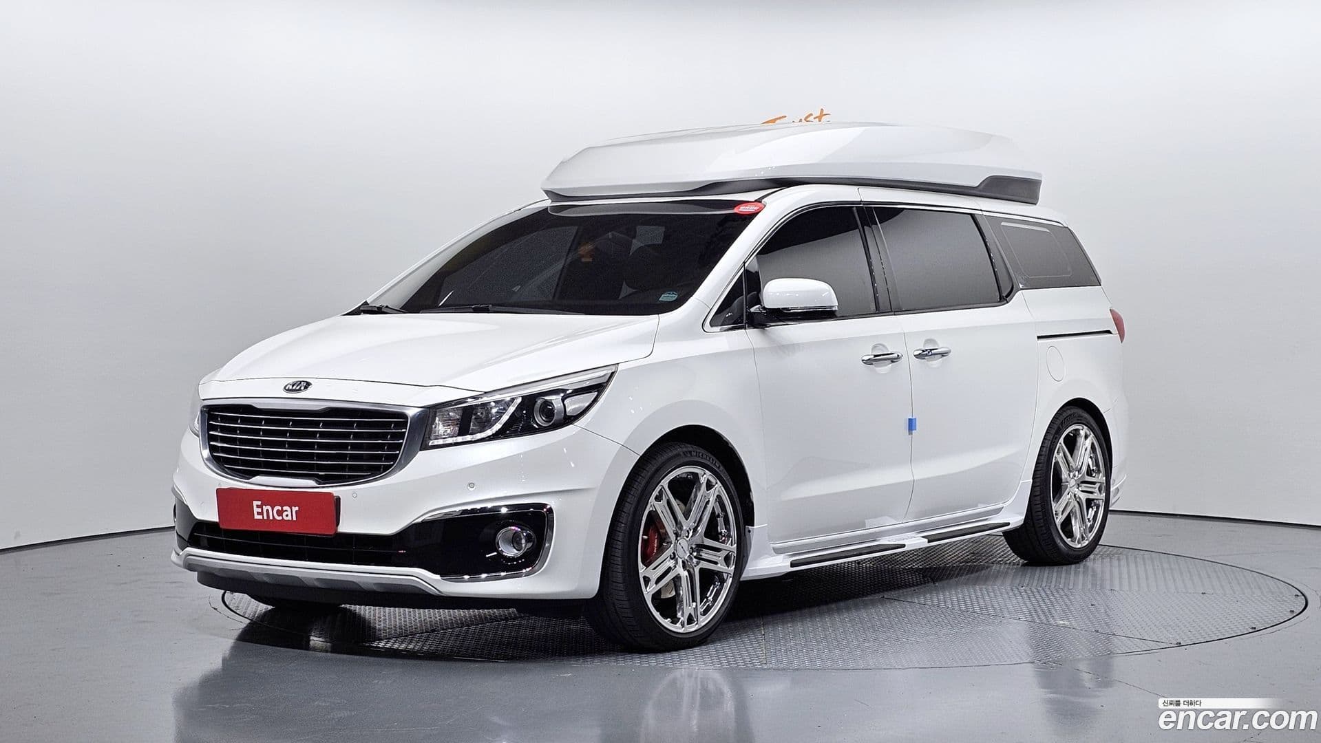 Main__Slider__Photo:Canival Kia 2015.1-0