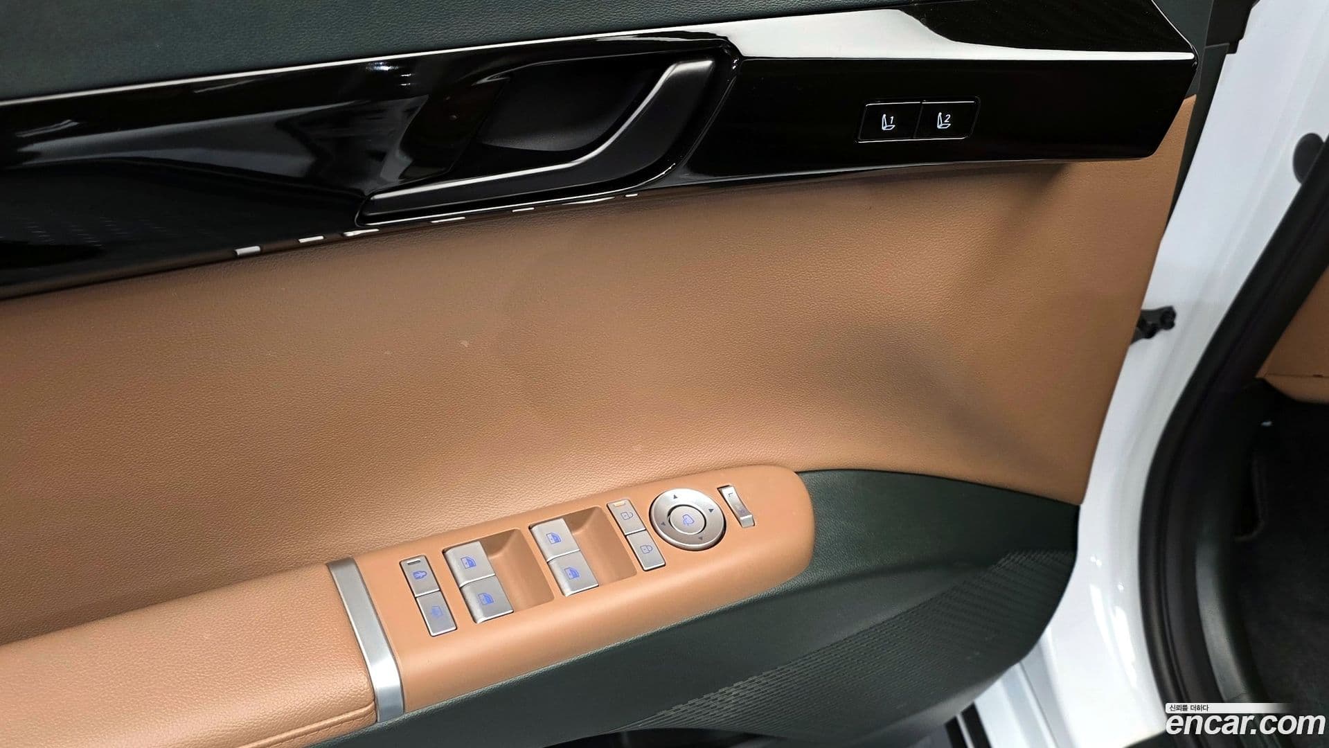 Main__Slider__Photo:Grandeur Hyundai 2024.0-12