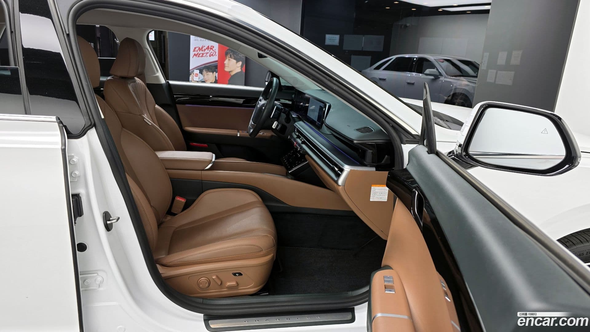 Main__Slider__Photo:Grandeur Hyundai 2024.0-25