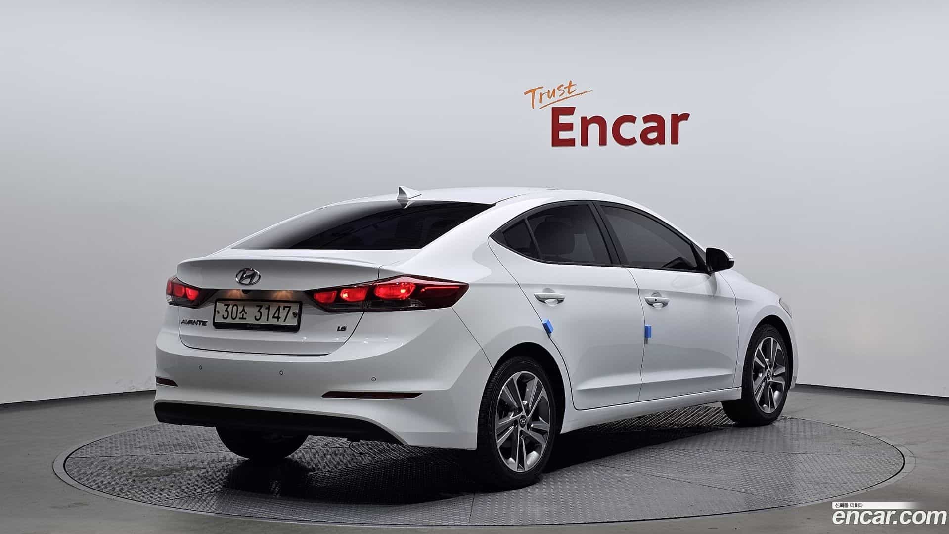 AVANTE Hyundai 2018.1-OUTER-002