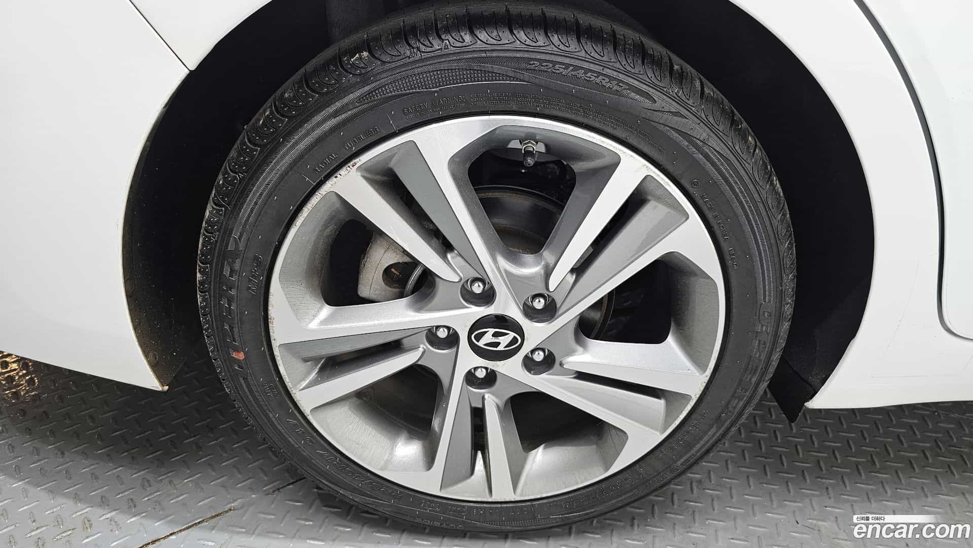 AVANTE Hyundai 2018.1-OUTER-005