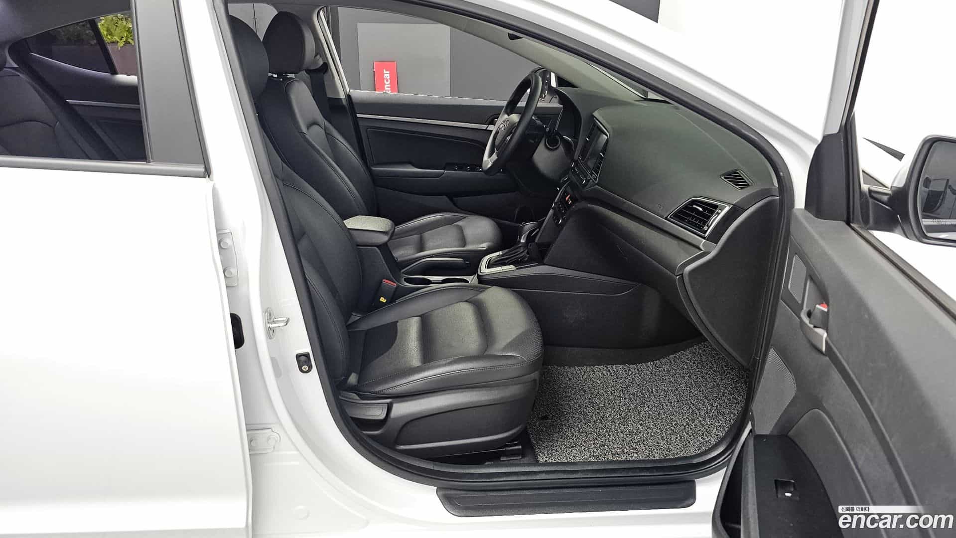 AVANTE Hyundai 2018.1-OPTION-015