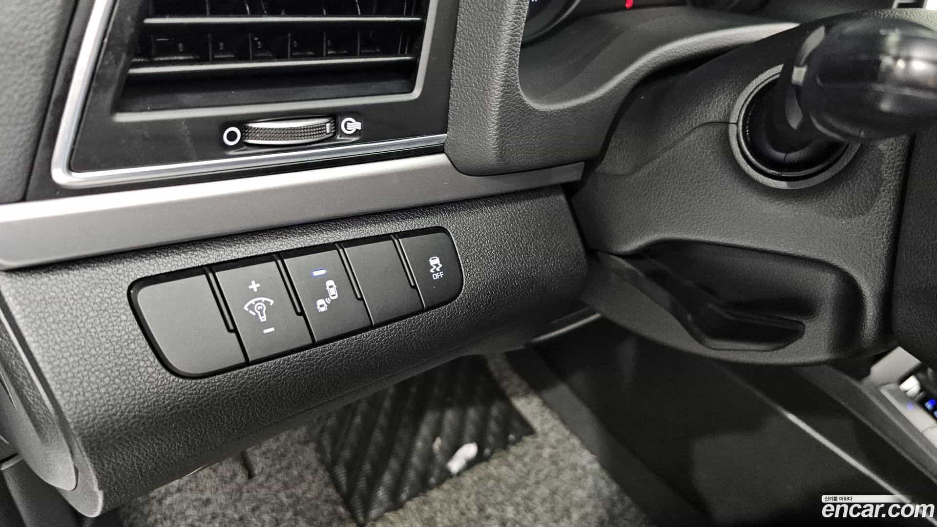 AVANTE Hyundai 2018.1-OPTION-040