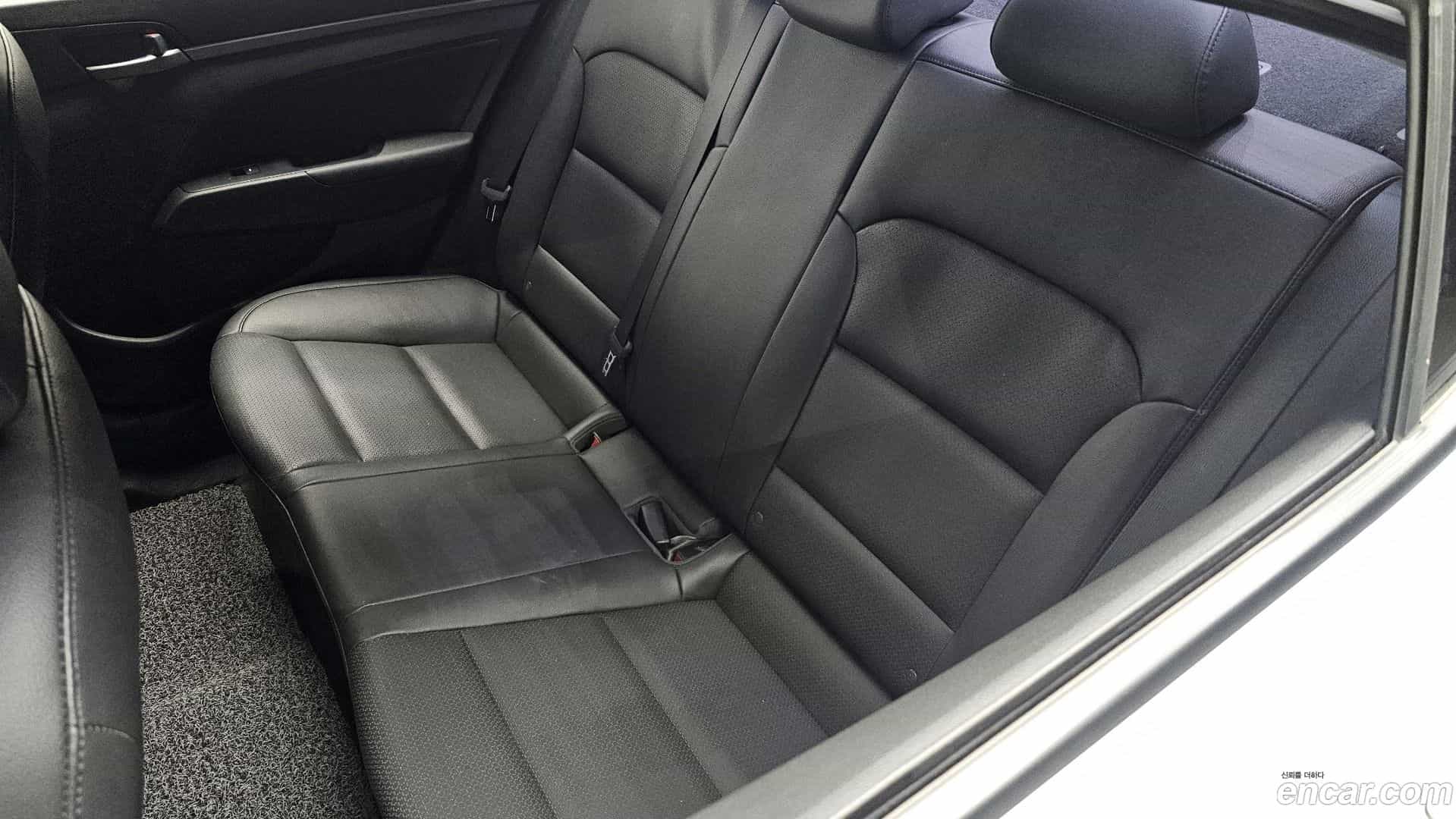 AVANTE Hyundai 2018.1-OPTION-044