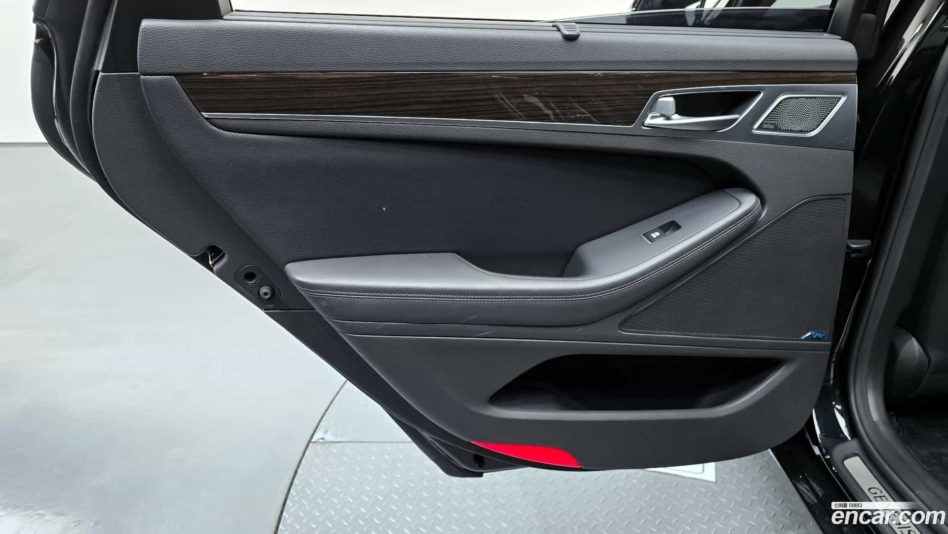 G80 Genesis 2019.6-INNER-035