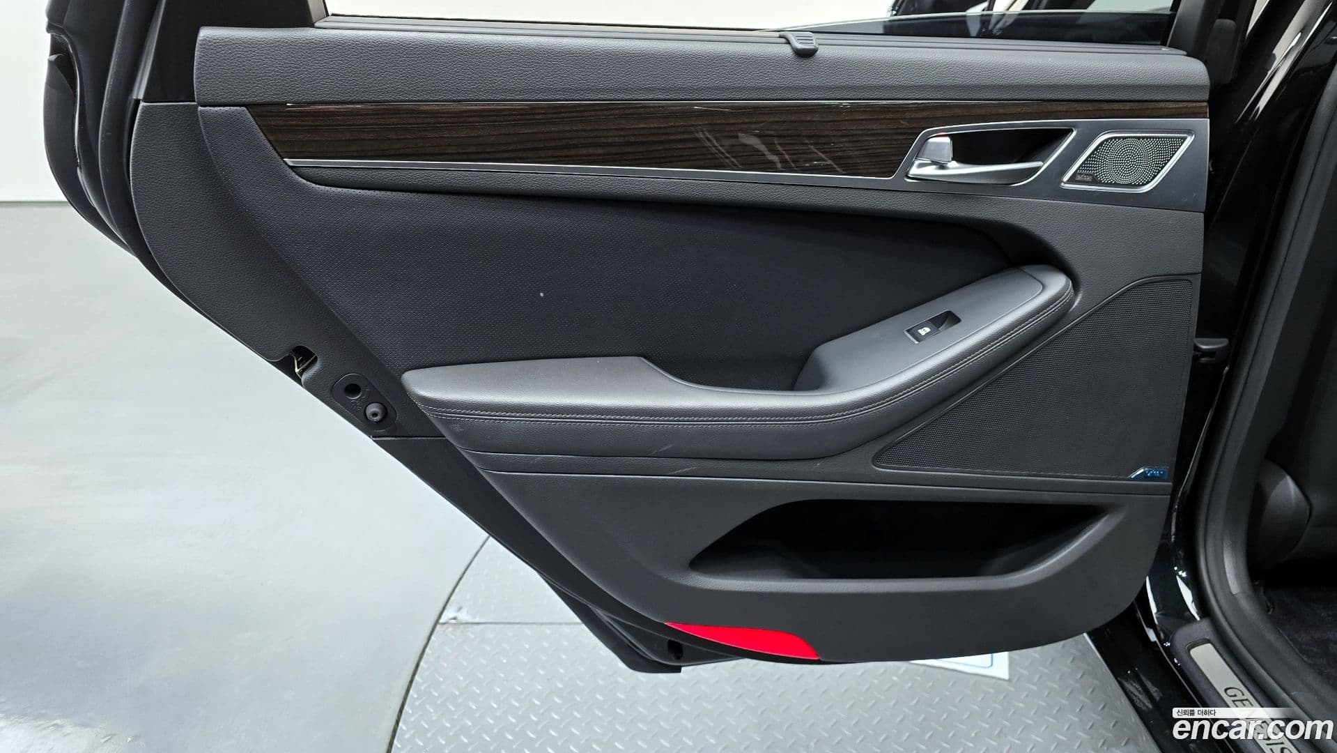 Main__Slider__Photo:G80 Genesis 2019.6-24