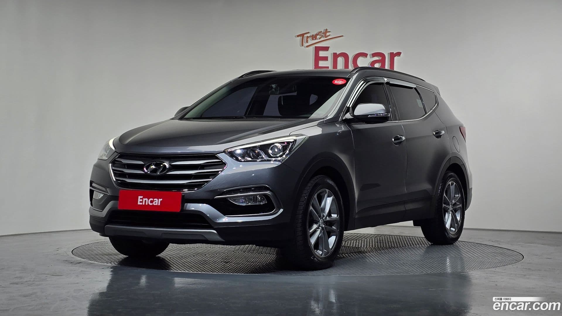 Main__Slider__Photo:Santafe Hyundai 2016.9-0
