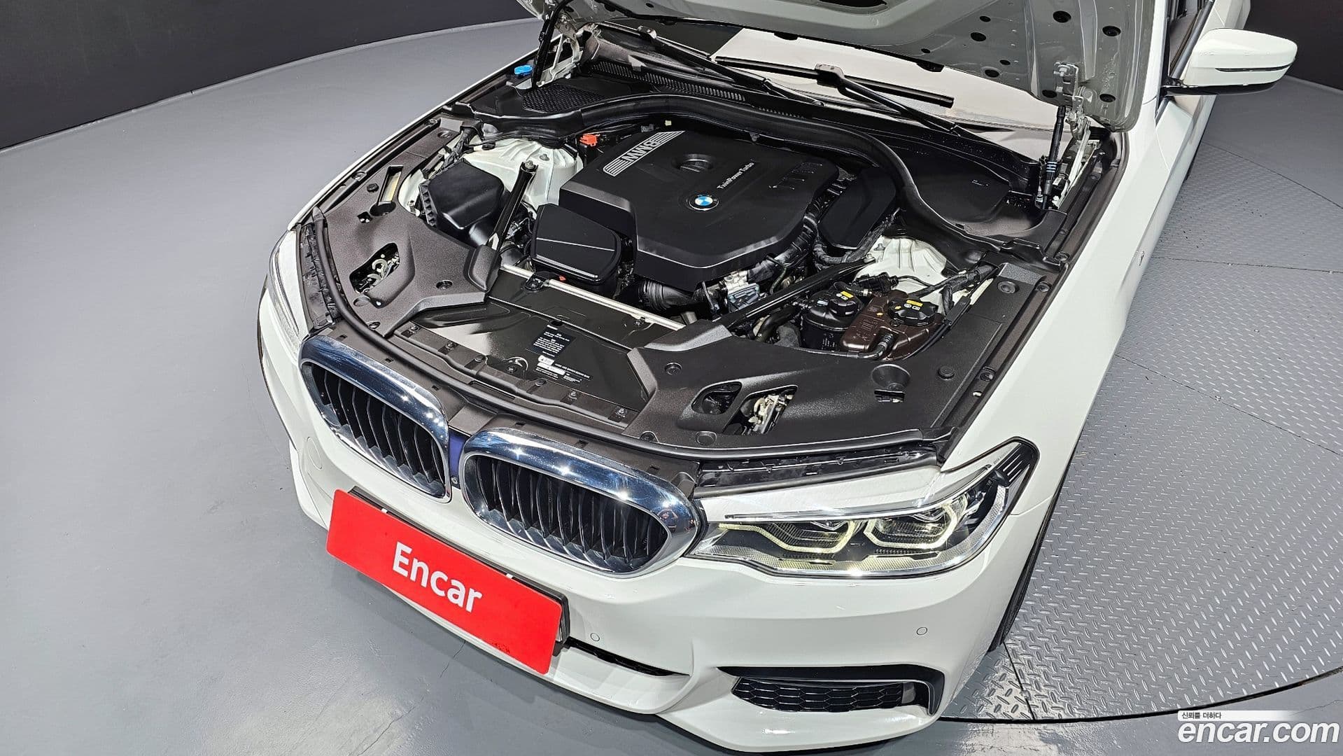 Main__Slider__Photo:5-Series BMW 2017.11-5