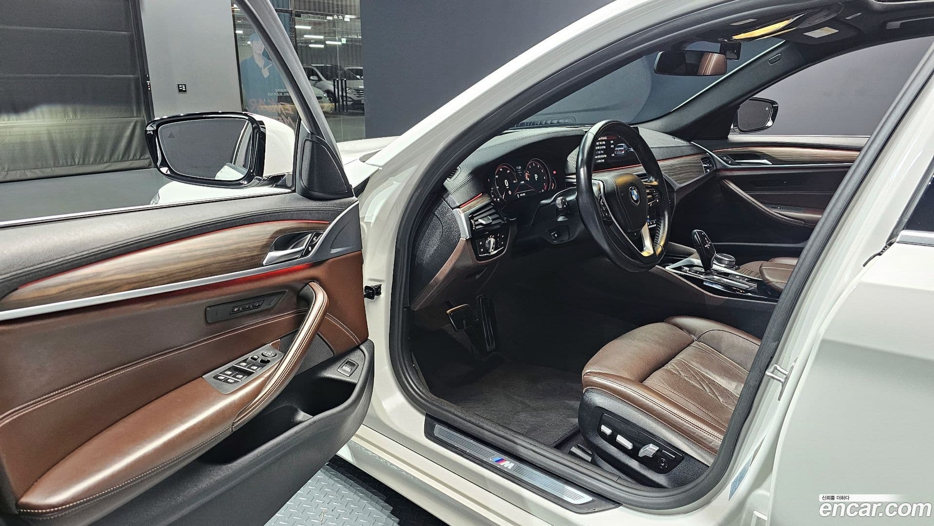 Main__Slider__Photo:5-Series BMW 2017.11-9