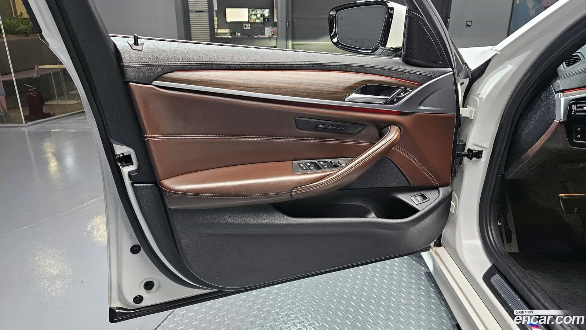 5-Series BMW 2017.11-INNER-034