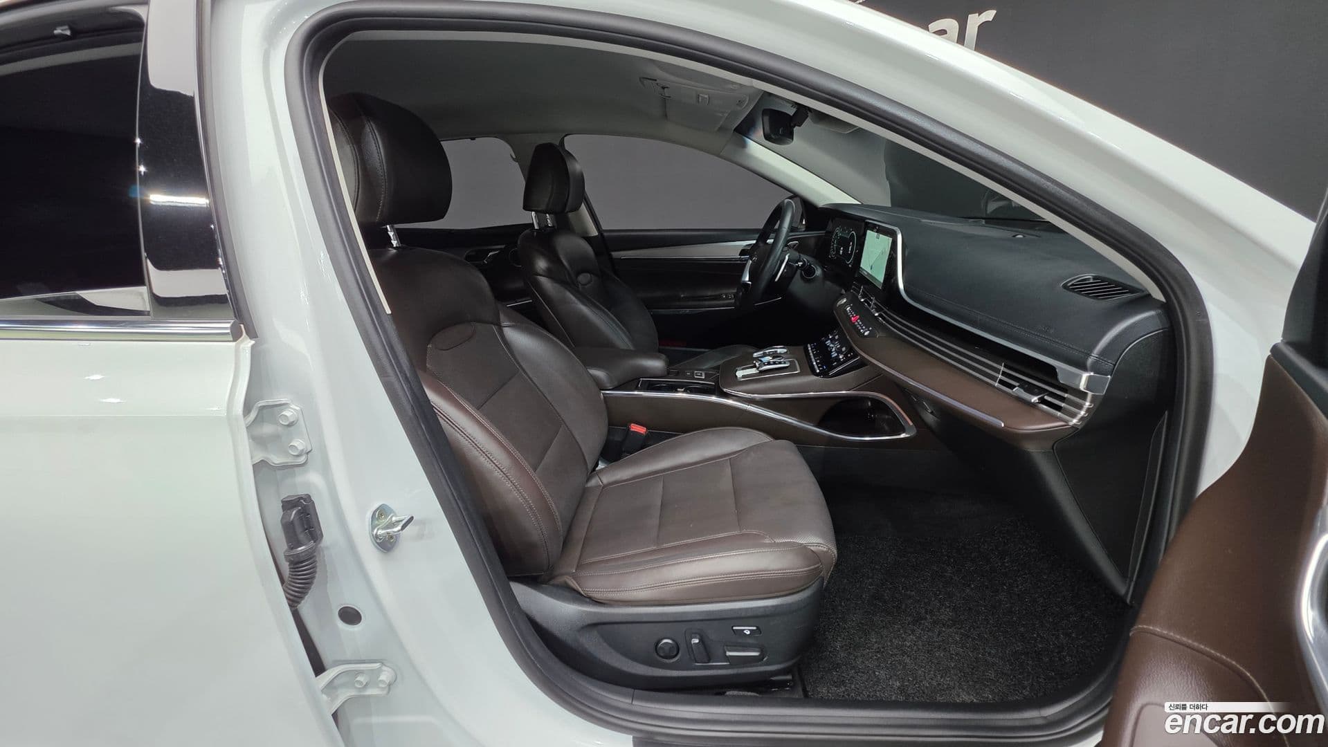 Main__Slider__Photo:Grandeur Hyundai 2020.7-9