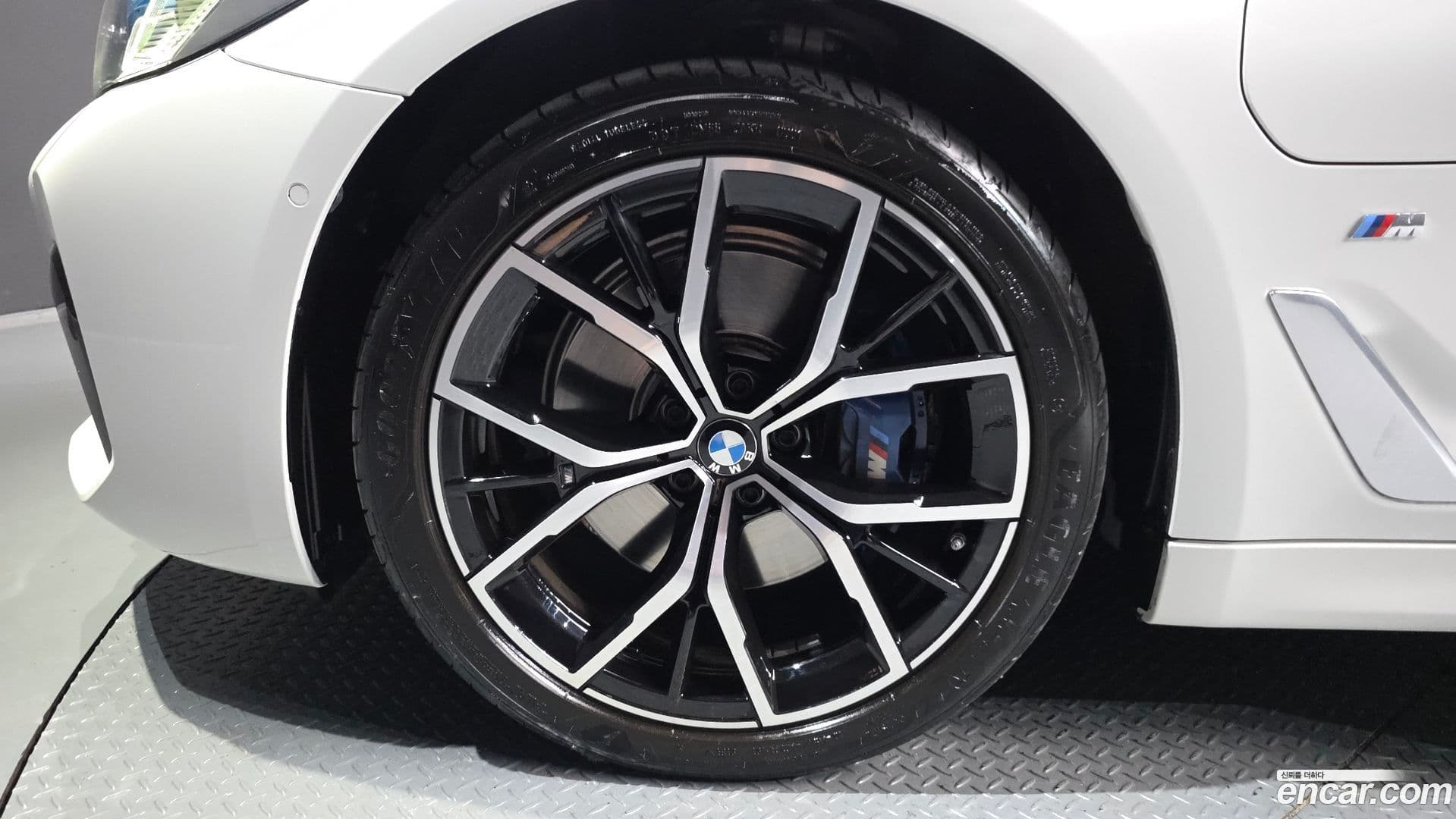 Main__Slider__Photo:5-Series BMW 2021.3-4